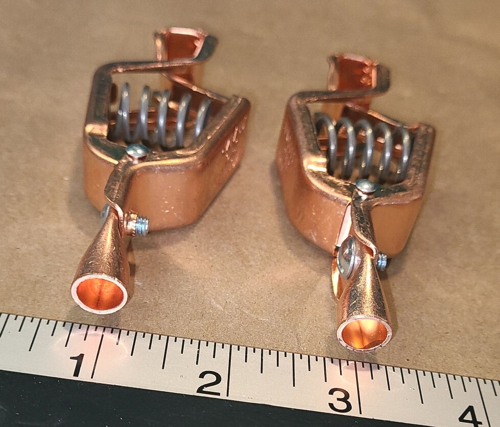 Mueller 21C copper alligator clips with insulators 100 amps qty. 2 for 1 price