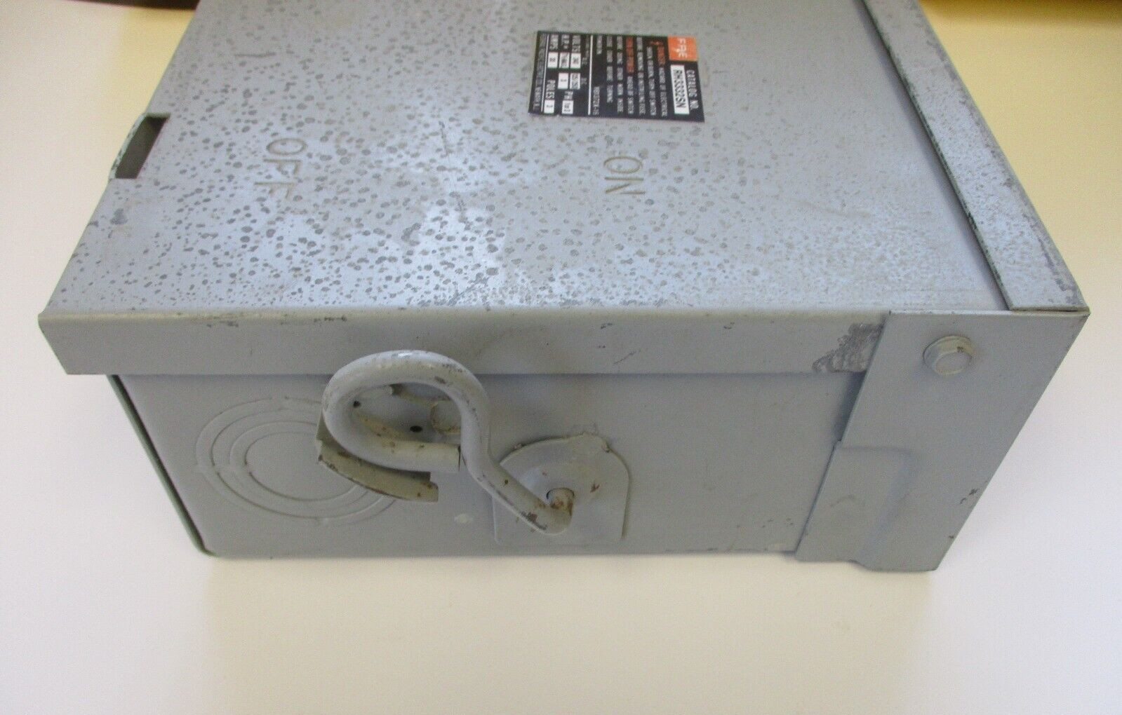 FEDERAL PACIFIC ELECTRIC TYPE 3R RAINPROOF ENCLOSURE CAT NO: RH3332SN 30 AMP