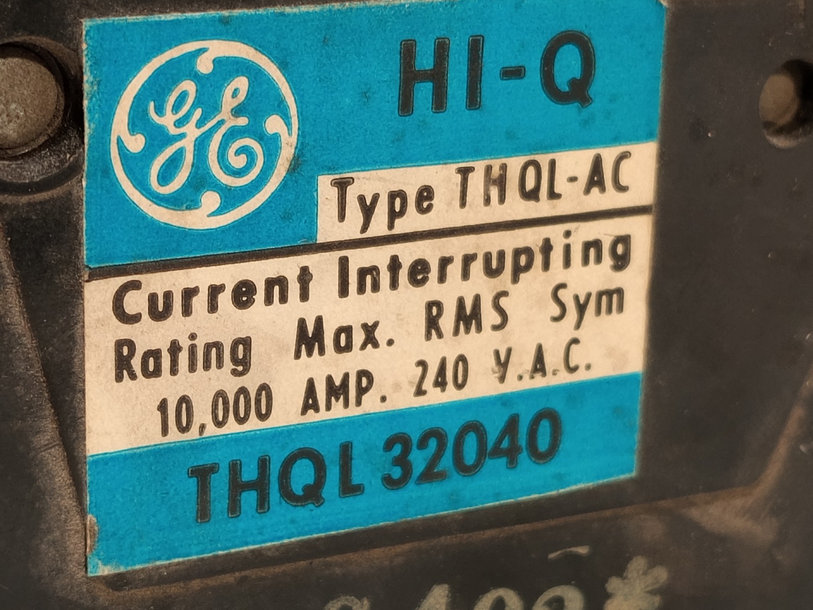 GE THQL32040 THQL-AC circuit breaker 40A 240VAC 3 pole common trip