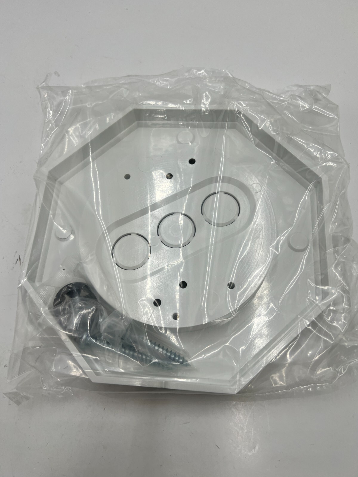 Siding Mounting Hardware 8161 White Wall Plate For Flat Surface Flat Double Lap