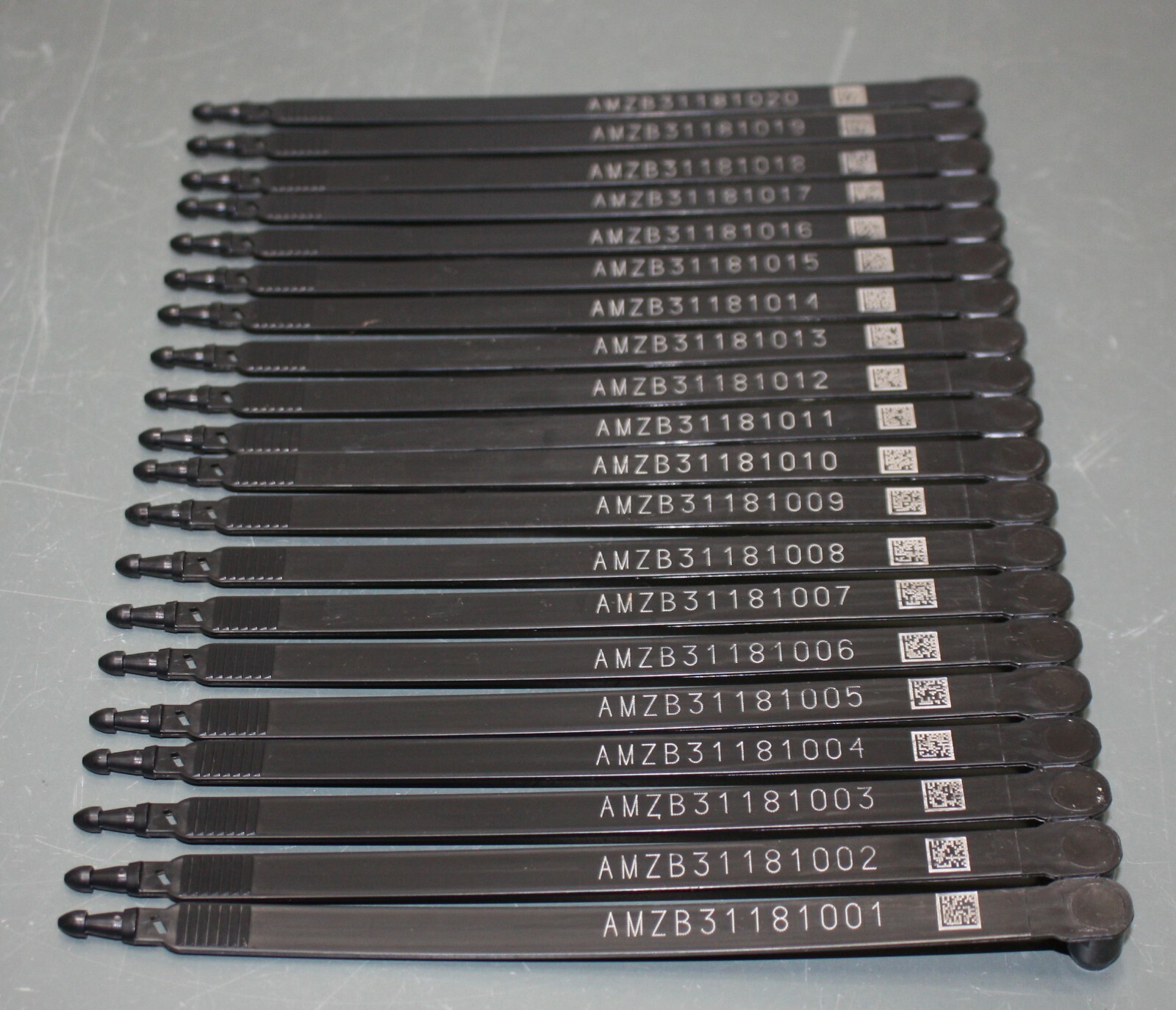 (1000) TydenBrooks 7″ Shipping Seals V30032B00, Black Plastic Truck Tie Strap