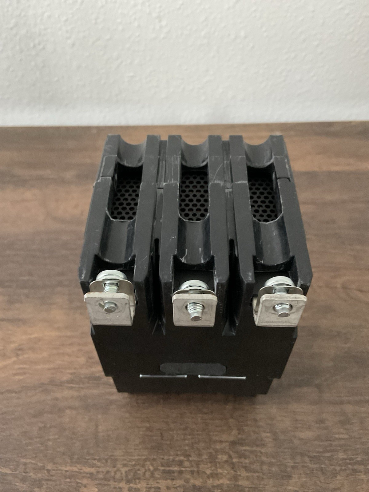 ABB TEY330 GE 30 AMP BOLT ON CIRCUIT BREAKER 480/277 VAC 3 POLE, New No Box