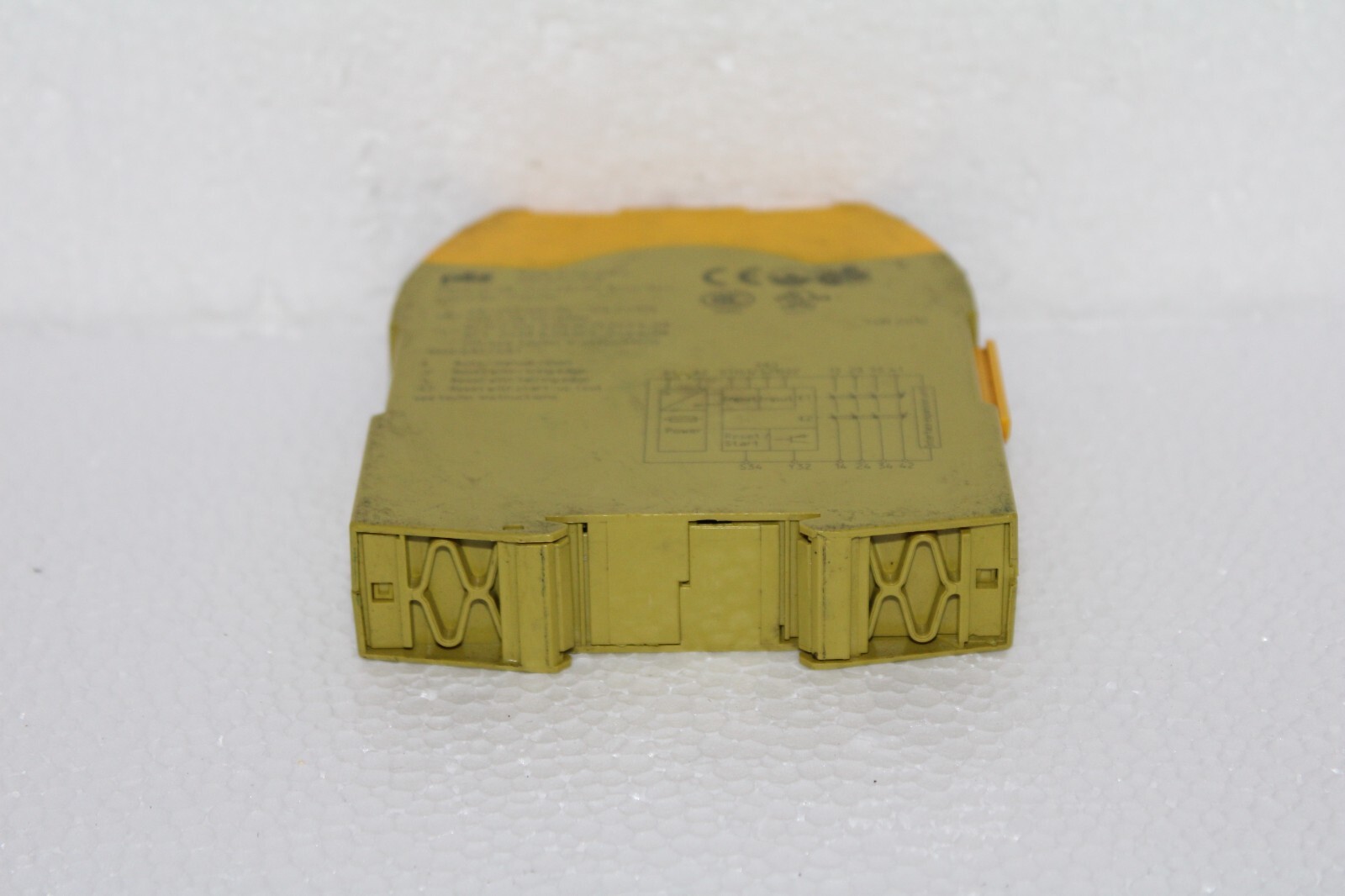 PILZ PNOZ s4 48-240 VAC/DC 3n/o 1n/c PNOZsigma Safety Relay Ident.No.: 750134
