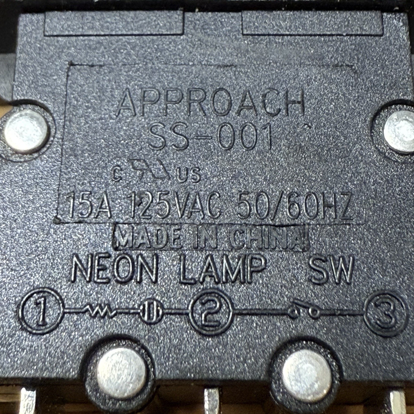 Lighted Rocker Switch/Breaker SS-001 Reset(On)-Off 15A 125V (Lot of 2 Pieces)