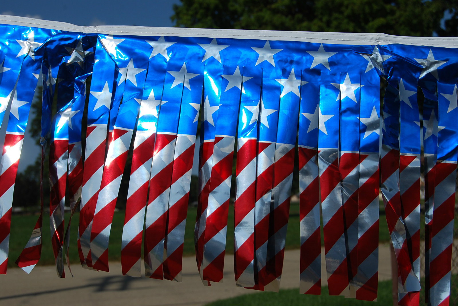 Metallic Stars & Stripes Streamer, Car Lot Pennants Metallic Streamer, 100′