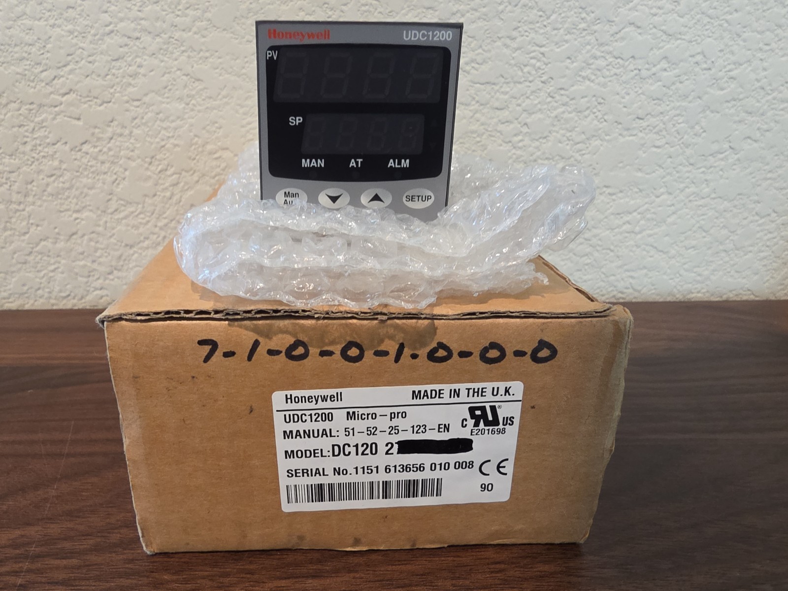 Honeywell UDC120L Micro-Pro DC120L11001000 Digital Controller 120/240VAC UDC1200