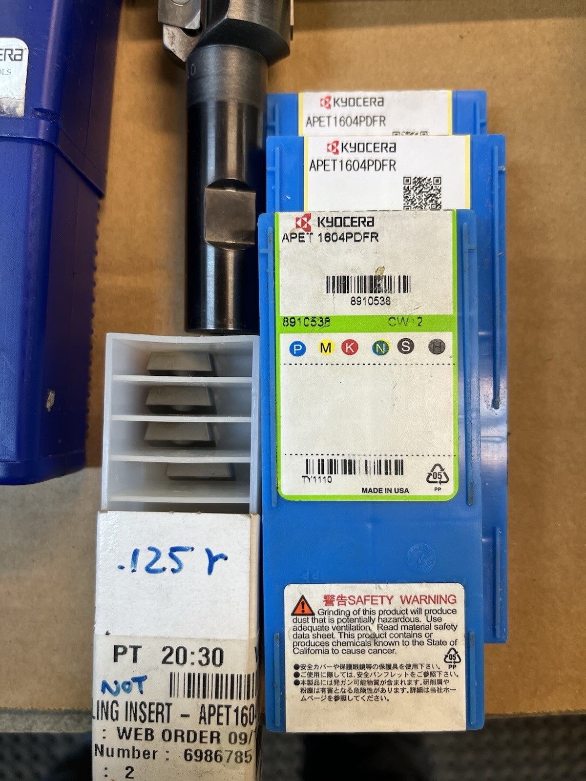 Kyocera, Insert Endmill 1.25in Di ,3/4 Shank, EM-1250-AL With Screws And Inserts