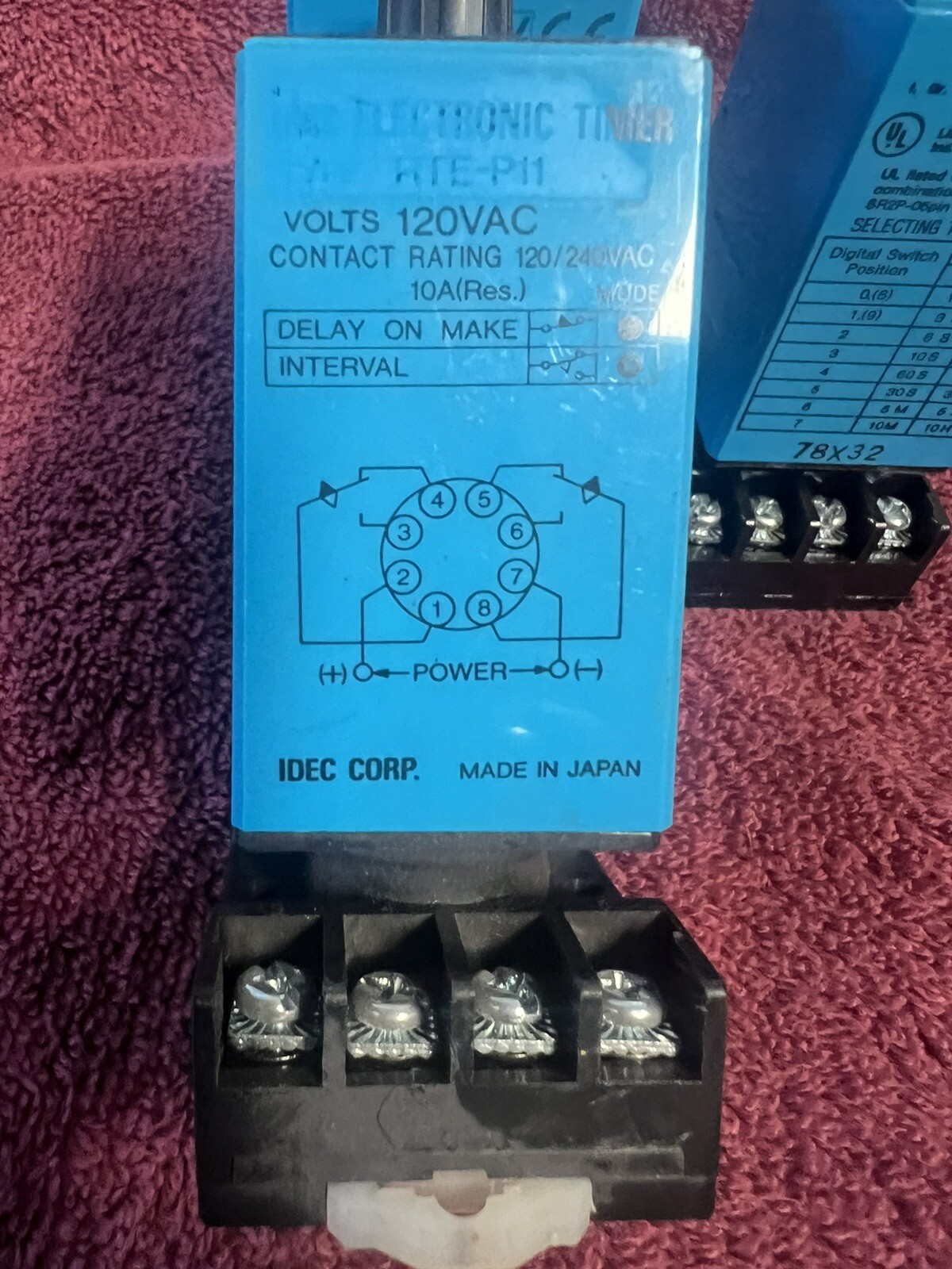 Idec RTE-P11 Electronic Multi Timer 120v With an Allen Bradley Socket 700-HN125