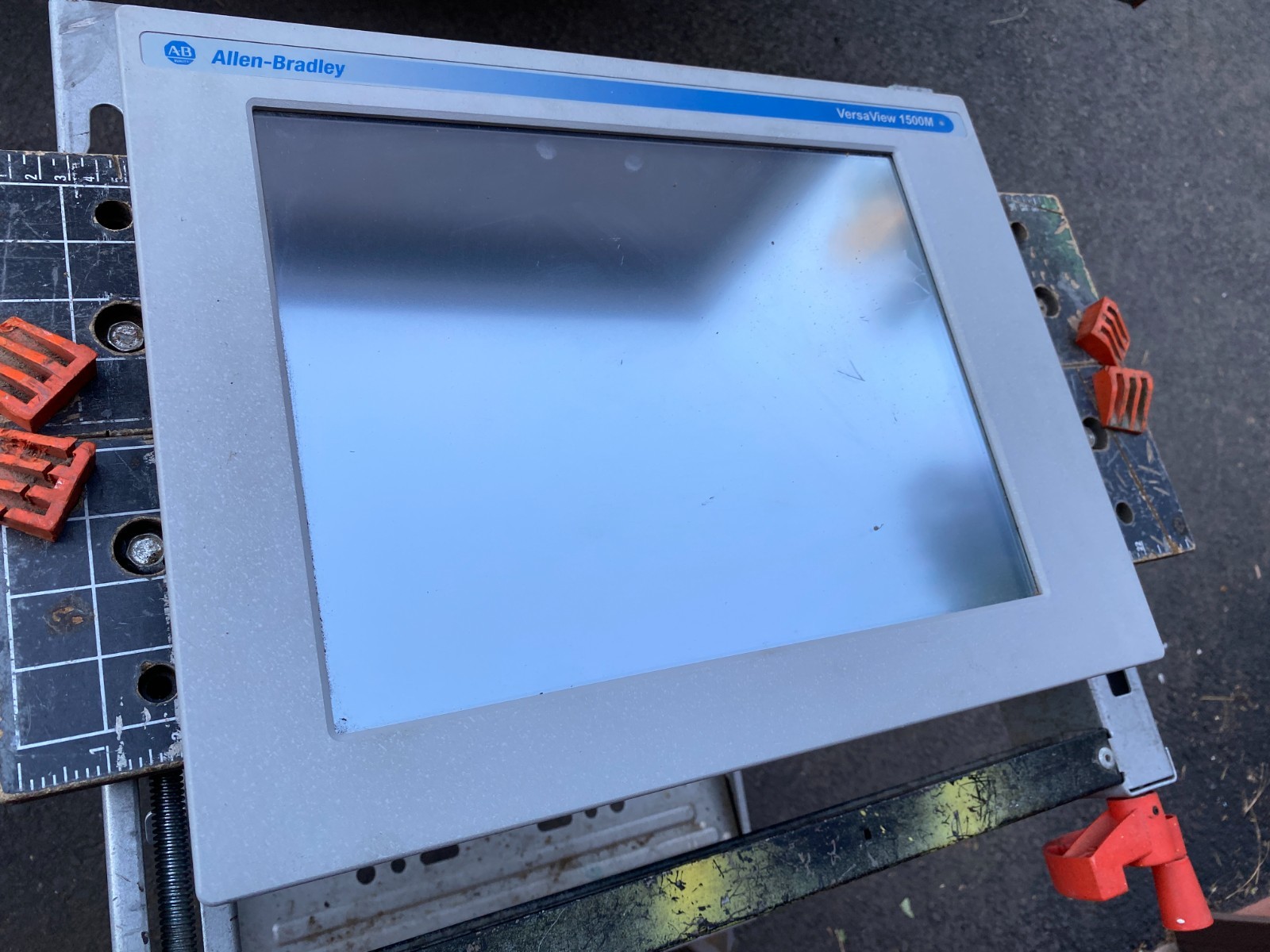 Pre-owned Allen-Bradley 6186-M15ALTRX Ser B Versa View 1500M touchscreen display