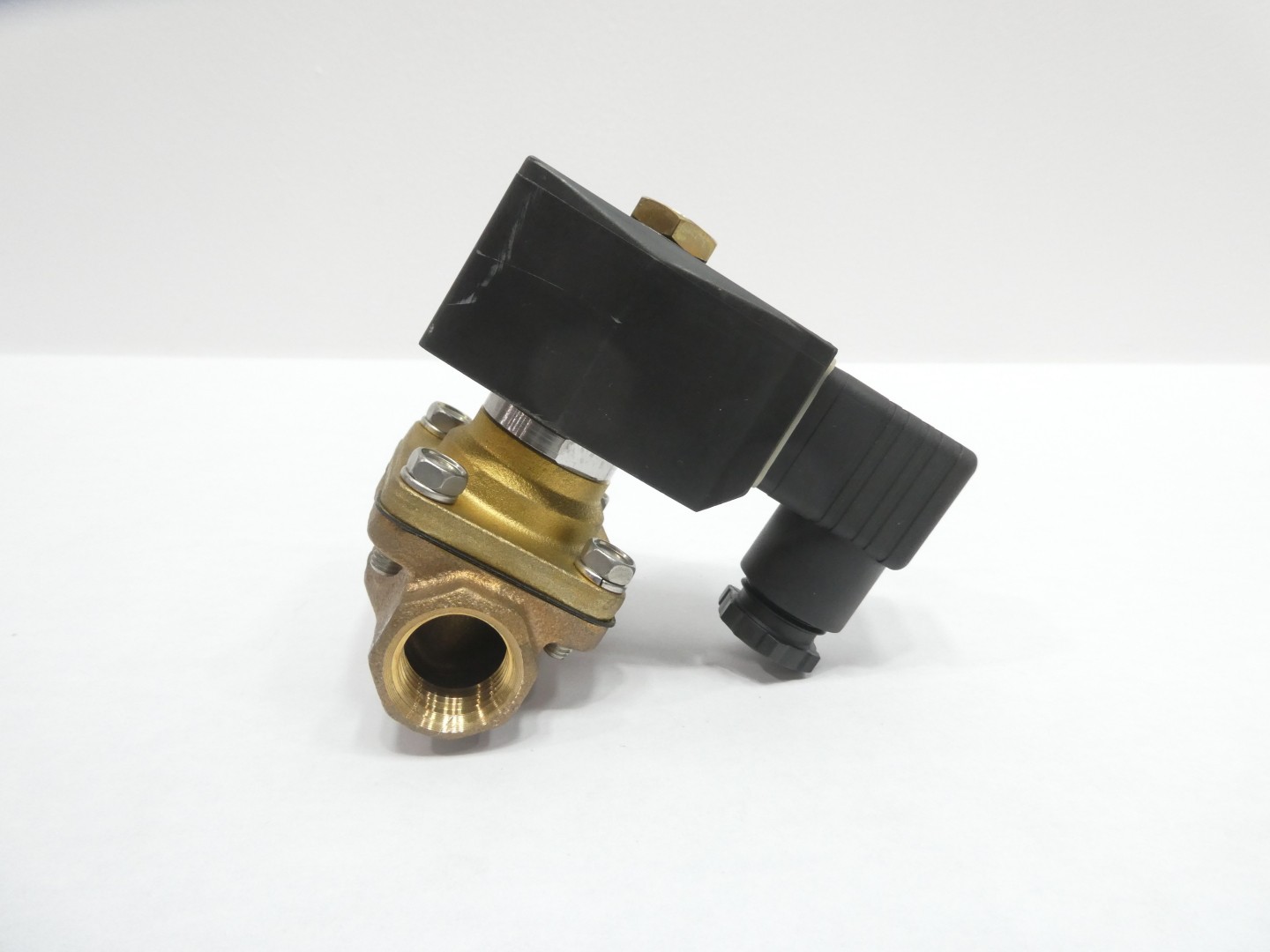 Ckd ADK11-15A Solenoid Valve 24v-dc 3/4in Npt 0.6mpa
