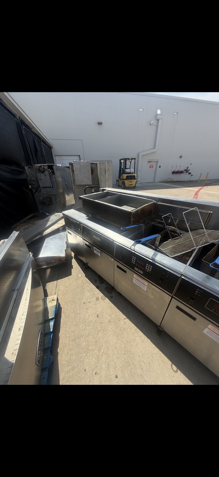 GILES 4 BAY FRYER GILES EOF24 EOFBIB TESTED NICE UNIT WE CRATE & SHIP BY FREIGHT