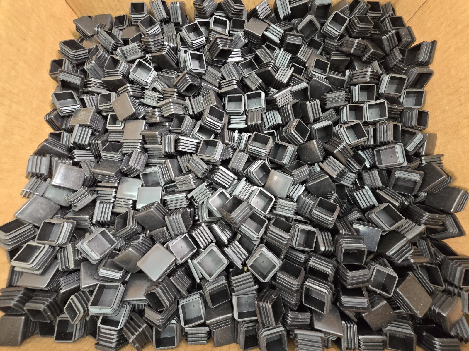 700x 1″ Square Tubing End Caps Plastic Inserts – Fits 10-14 Gauge | 1-Inch Plug
