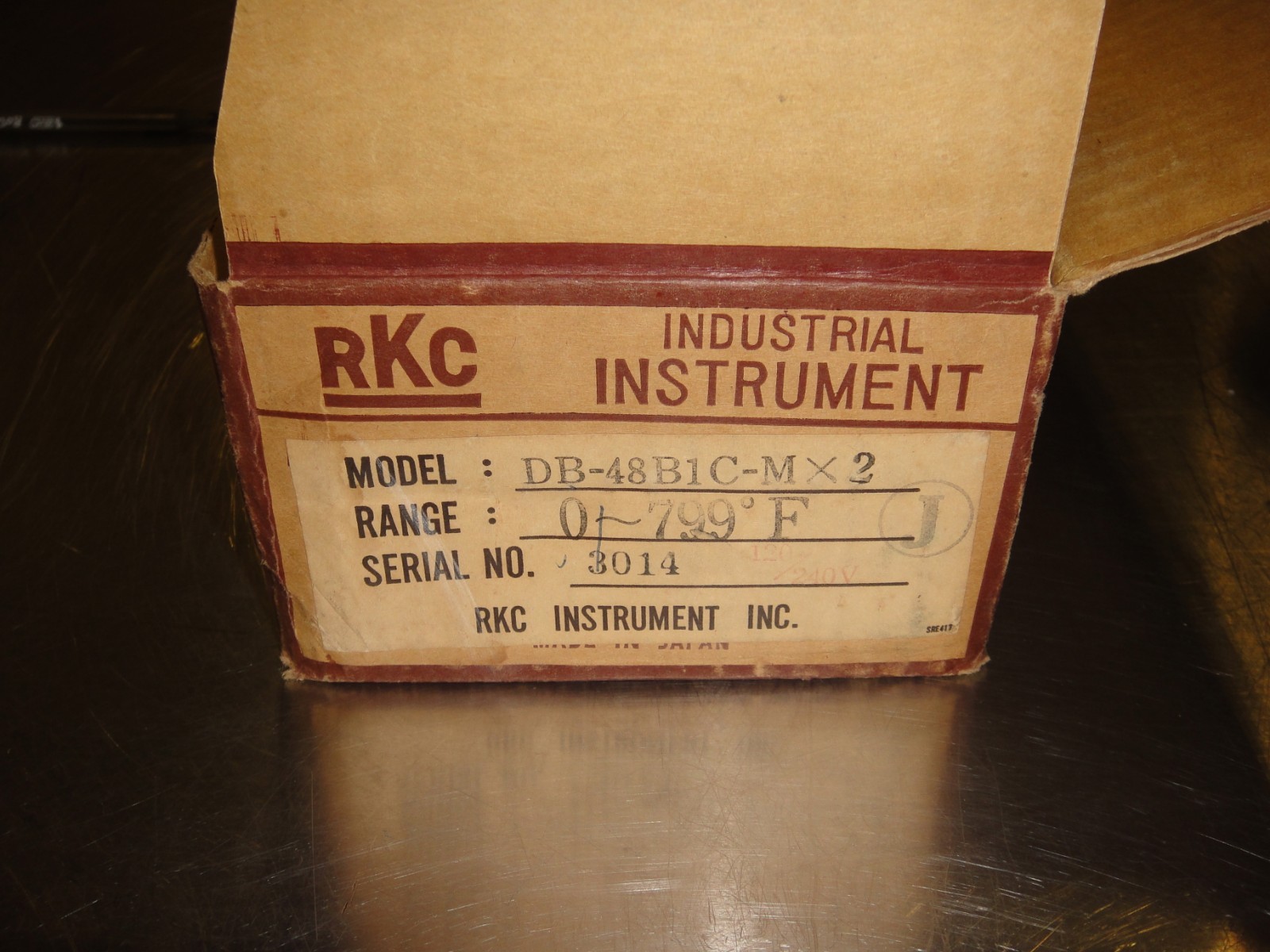 RKC DB-48B1C-M Series RE-48 Controller open box new pictured
