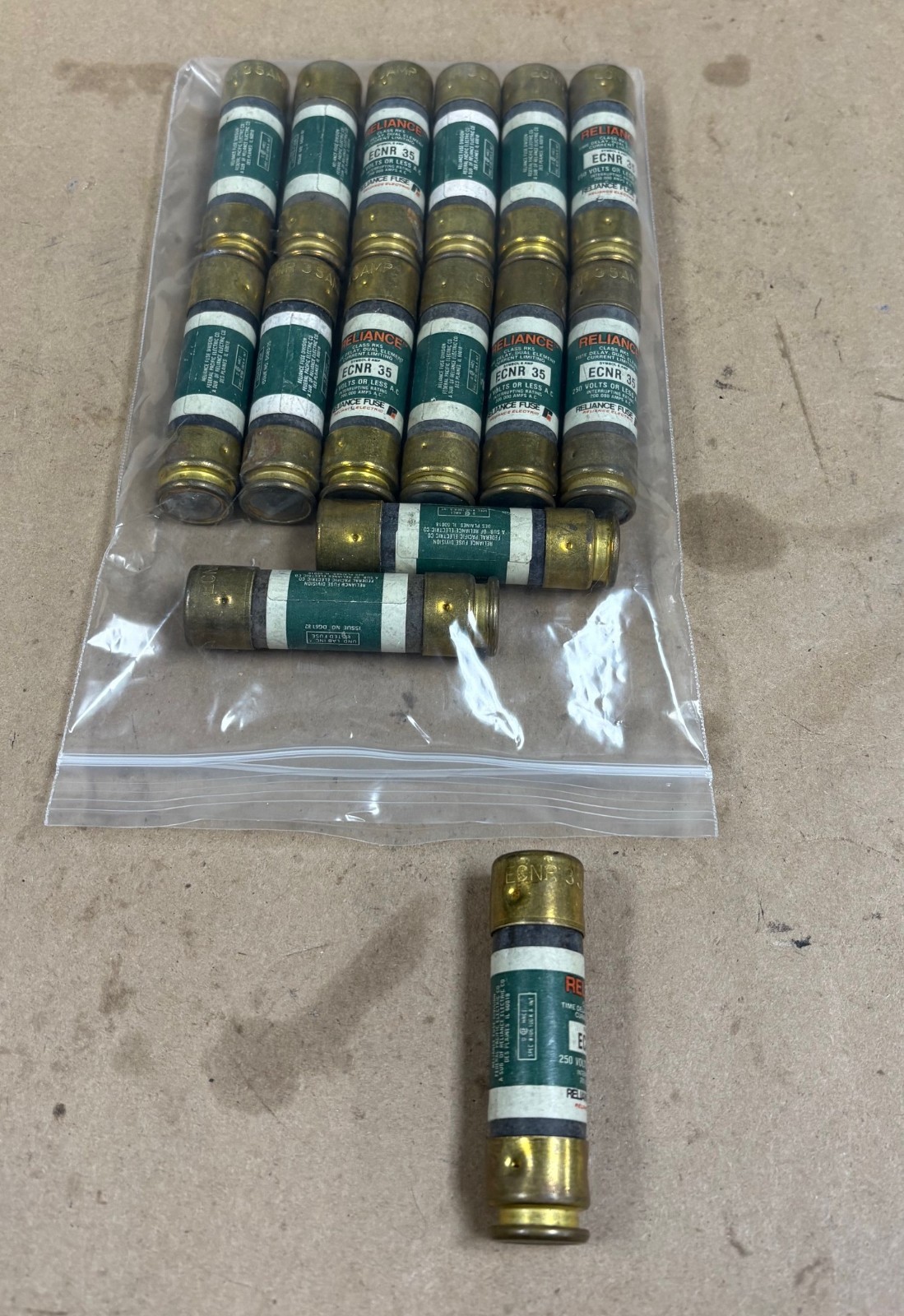 RELIANCE ELECTRIC ECNR35 FUSES TIME DELAY DUAL ELEMENT 35A 250V LOT OF 15