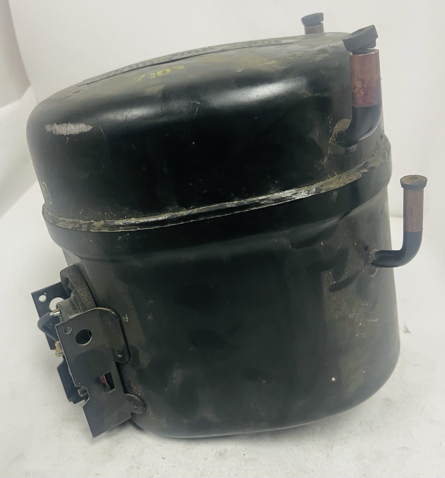 TECUMSEH NO. AK110AT-004-J7 COMPRESSOR 1 HP 115 VAC 60HZ 11000 BTU