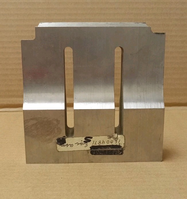 Stepped Rectangular Ultrasonic Sonic Welder Horn Titanium 20Hz Branson