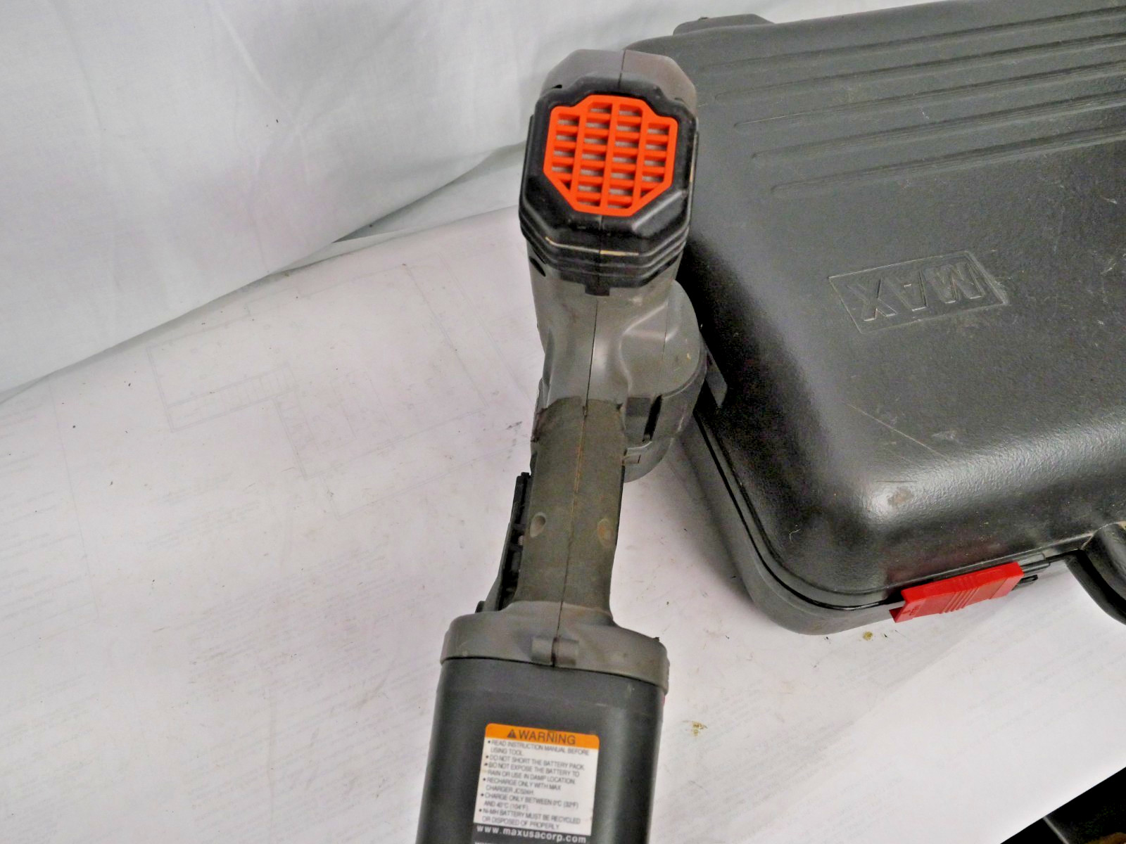 MAX RB655 Rebar Tier with (3) Batteries , Case ,Charger and Manual , Works Fine