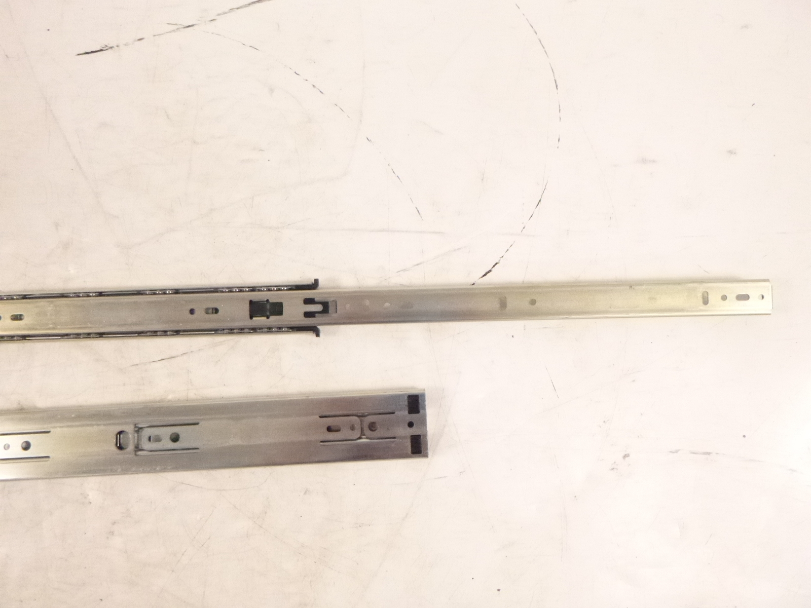 2 Pack Knape & Vogt KV-840022 22″ Full Extension Drawer Slides SEE DESC