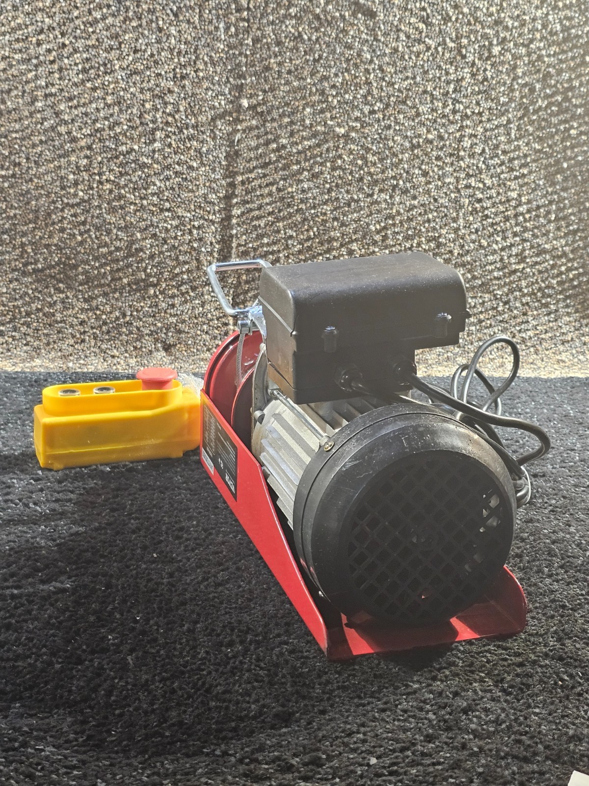 VEVOR Electric Hoist 1320lbs Crane Winch with Wireless Remote Control 1150W 110V
