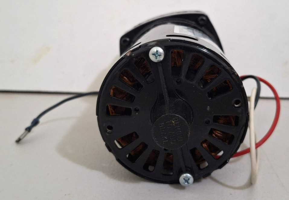 Bison AC Gearmotor Model 018-102-2097. 115V, 60Hz, 16 RPM, 95.1 Ratio, 1/20 HP