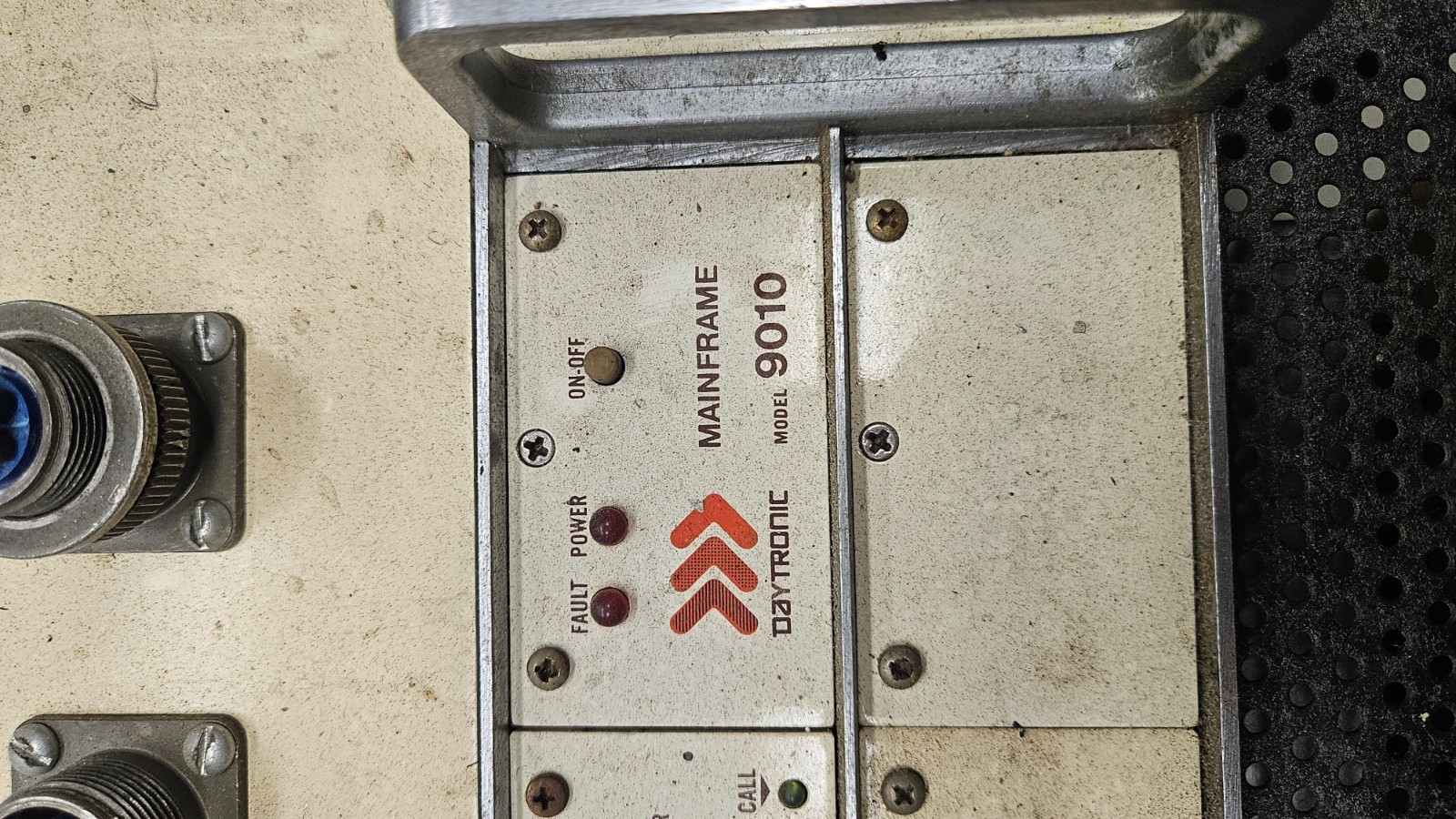 Daytronic Mainframe model 9010