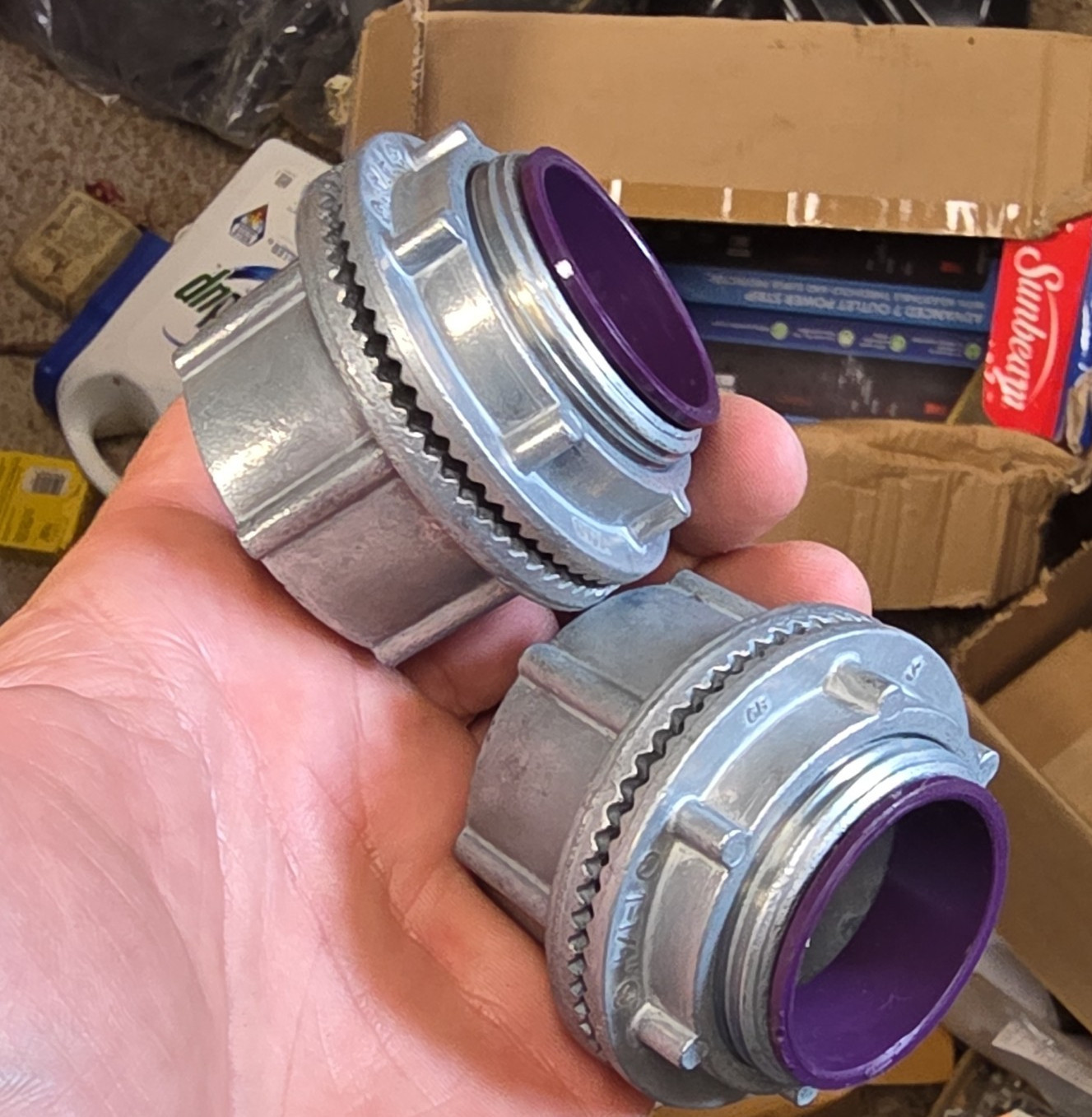1-1/4 in Meyers Hub Conduit Connectors w/ Purple Insulated Throat, 3 Count