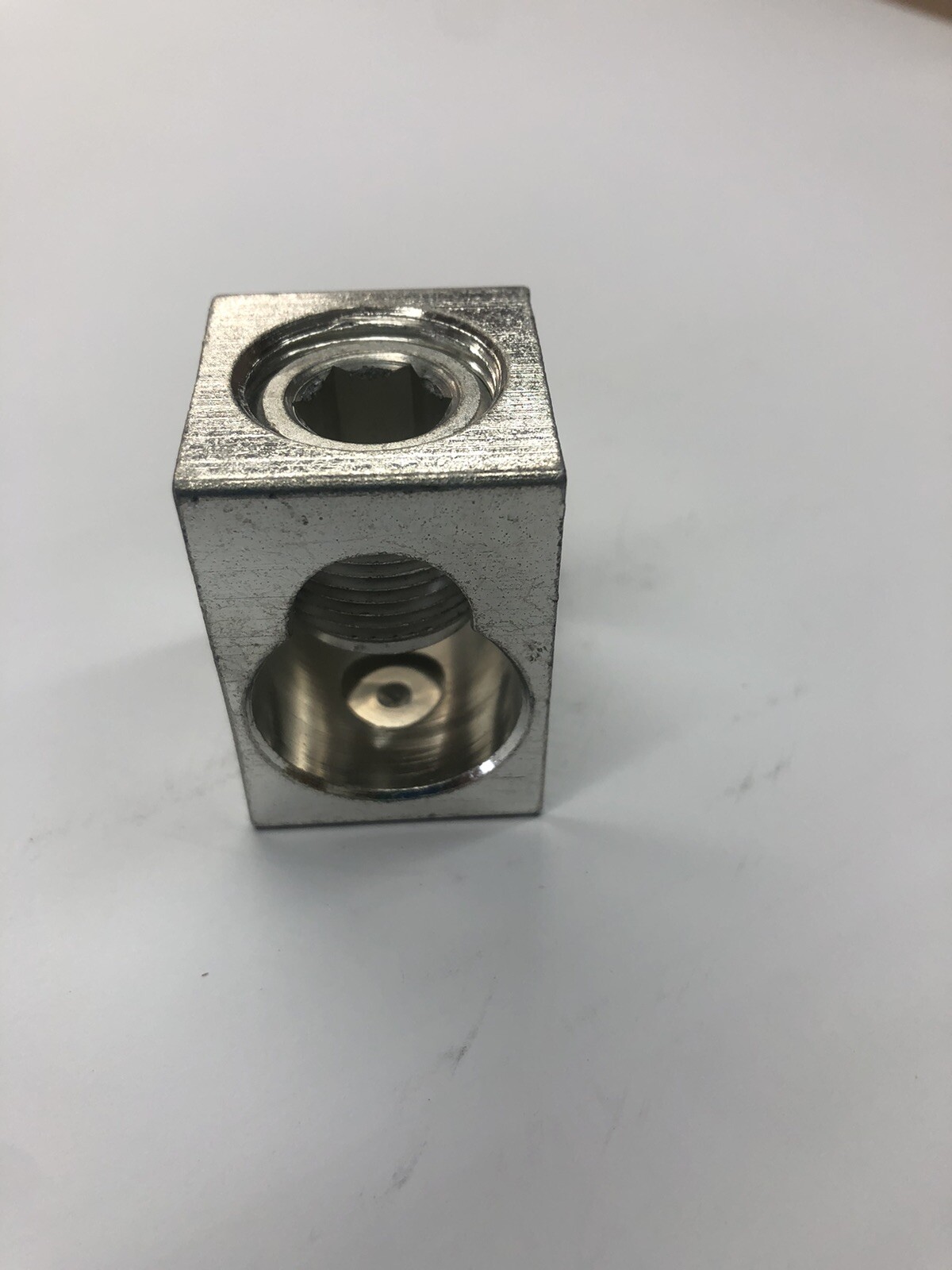 CMC LA-750-5 CU9AL 750KCMIL-6 Terminal Lug