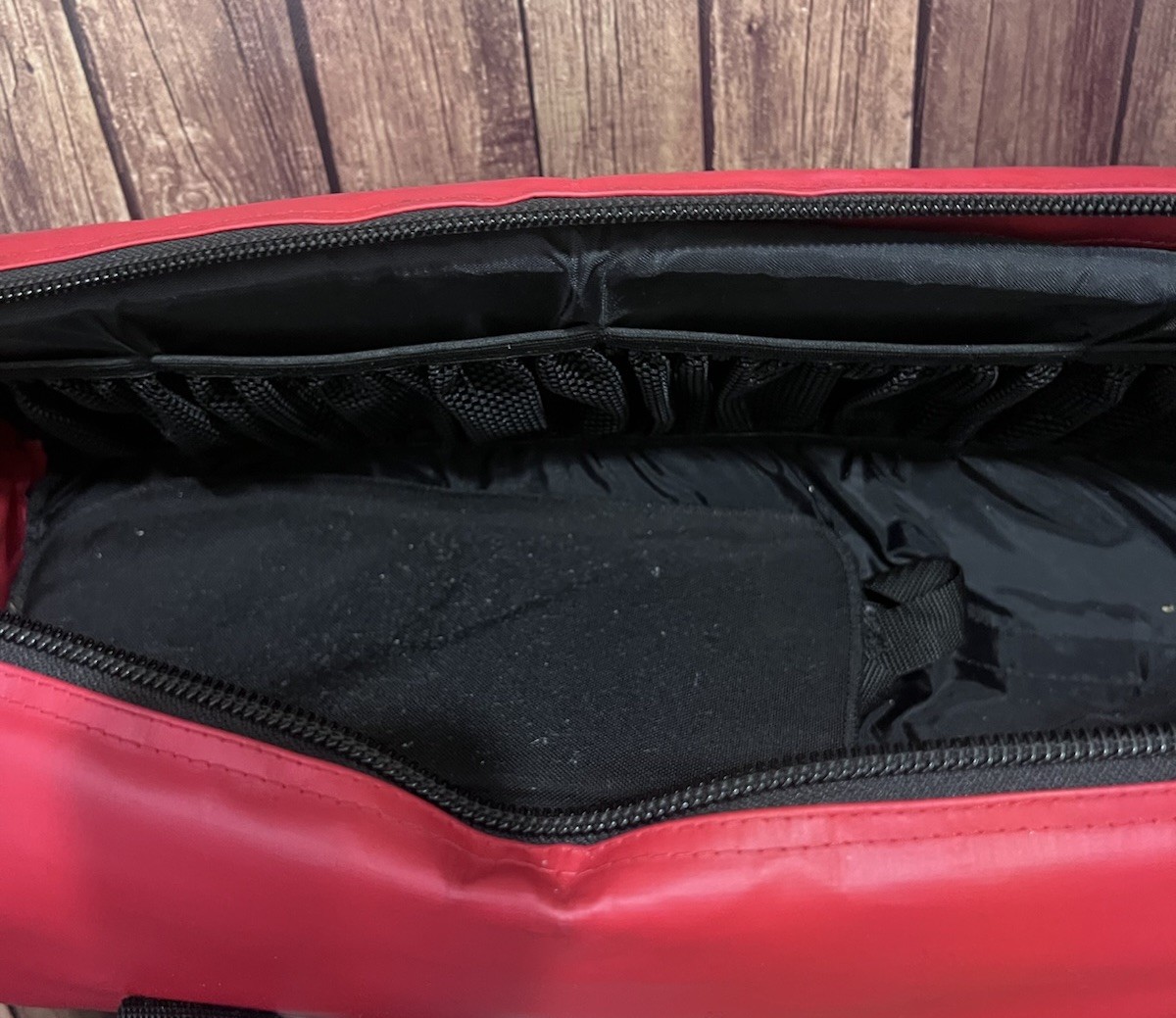 IRON DUCK 36002 Oxygen Bag – Red