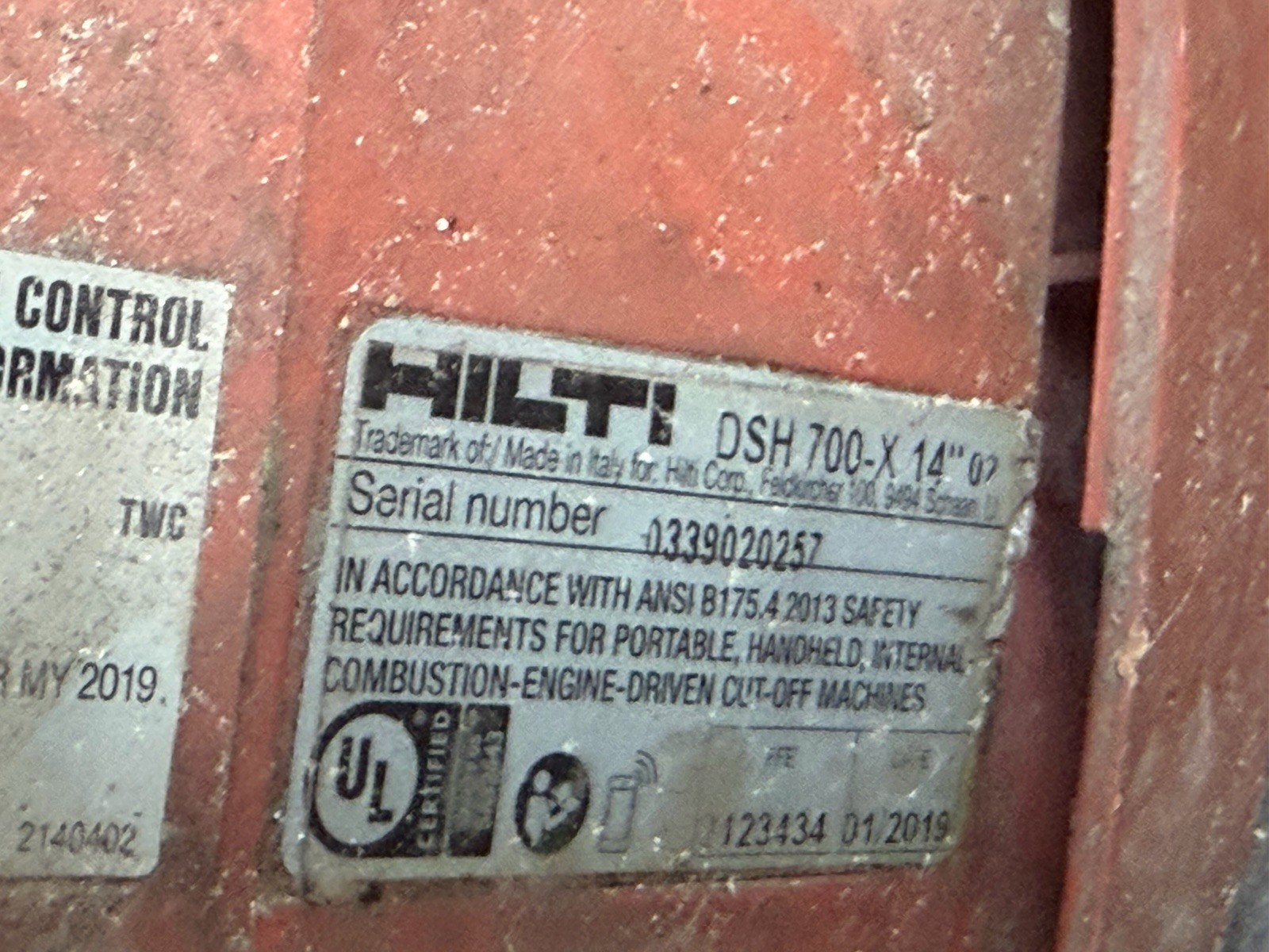 Hilti DSH 700-X Handheld Cut-Off Gasoline Concrete Saw 14» Max Blade Diameter