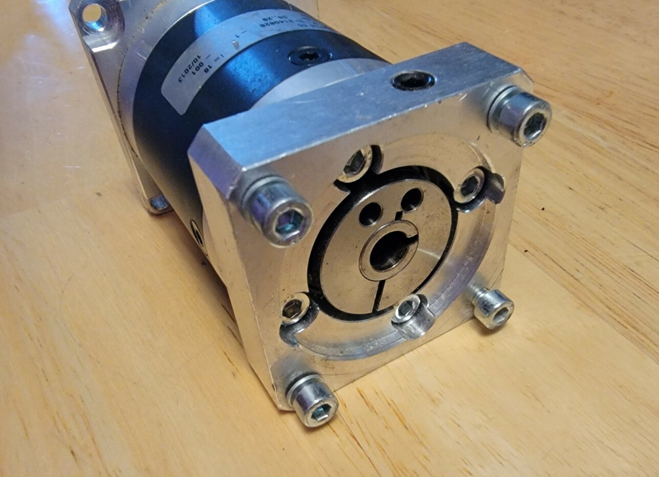 NEW Neugart PLE 60 Planetary Gearbox w/ Output Shaft 4-Bolt I=16