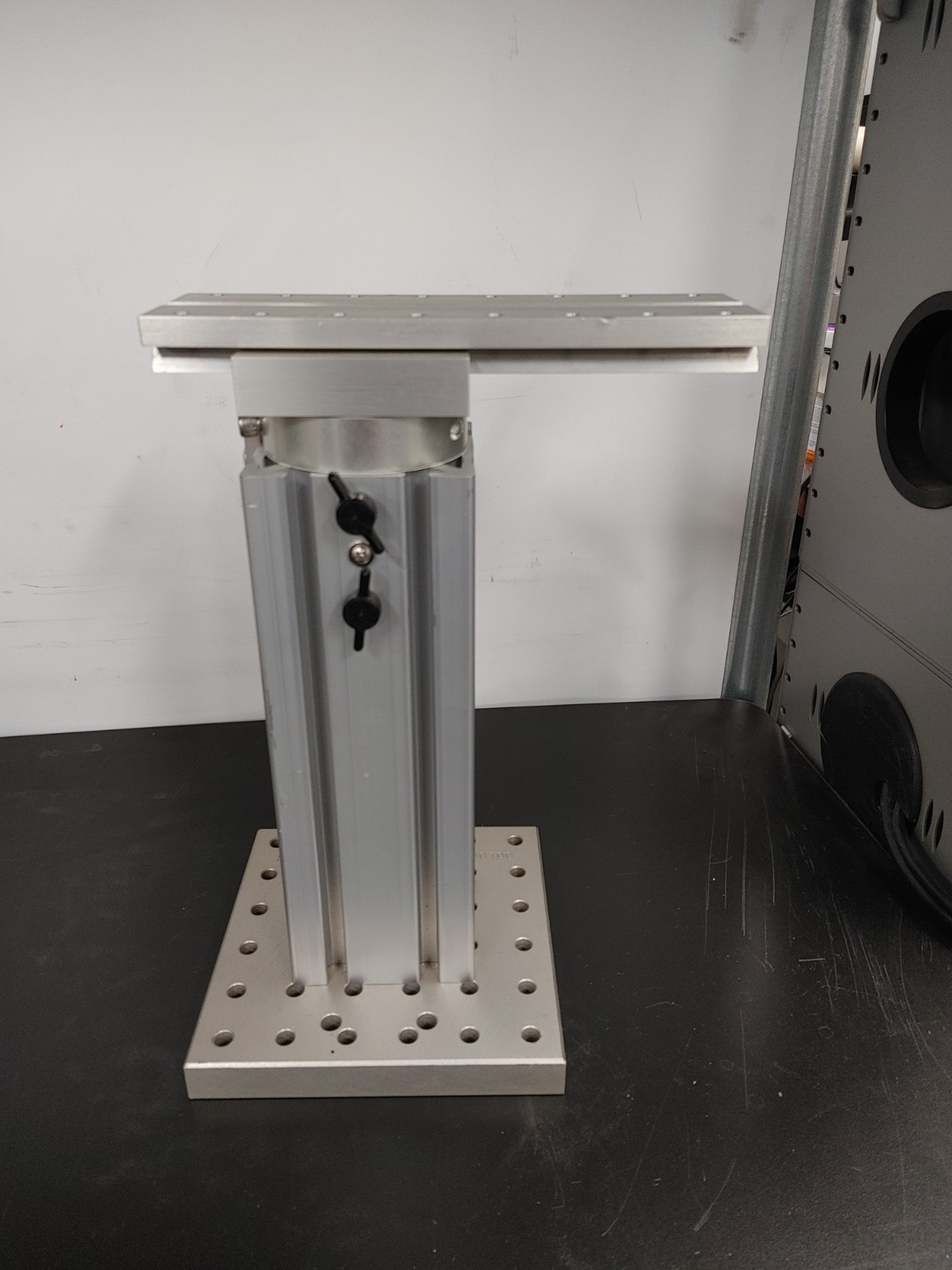 SUTTER INSTRUMENTS X700100 XY Translator Micromanipulator Stand