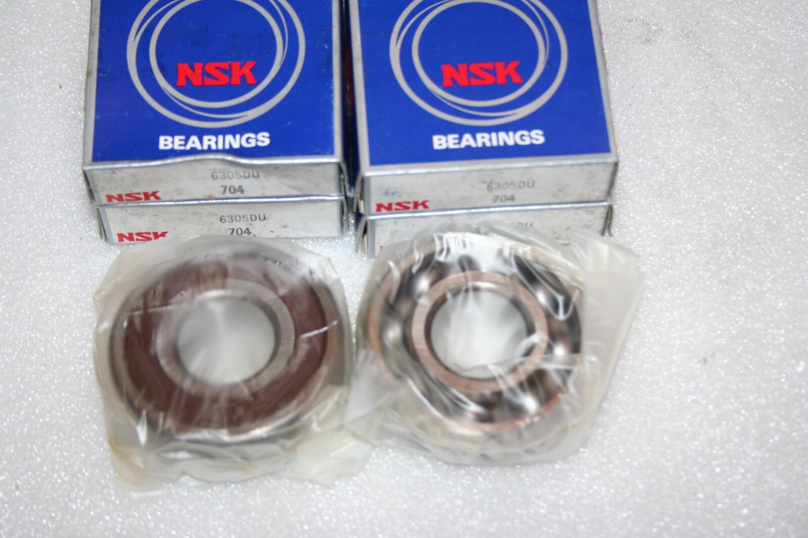 (Lot of 4) NSK 6305DU Sealed (One Side) Deep Groove Bearings 6305-DU – NEW –