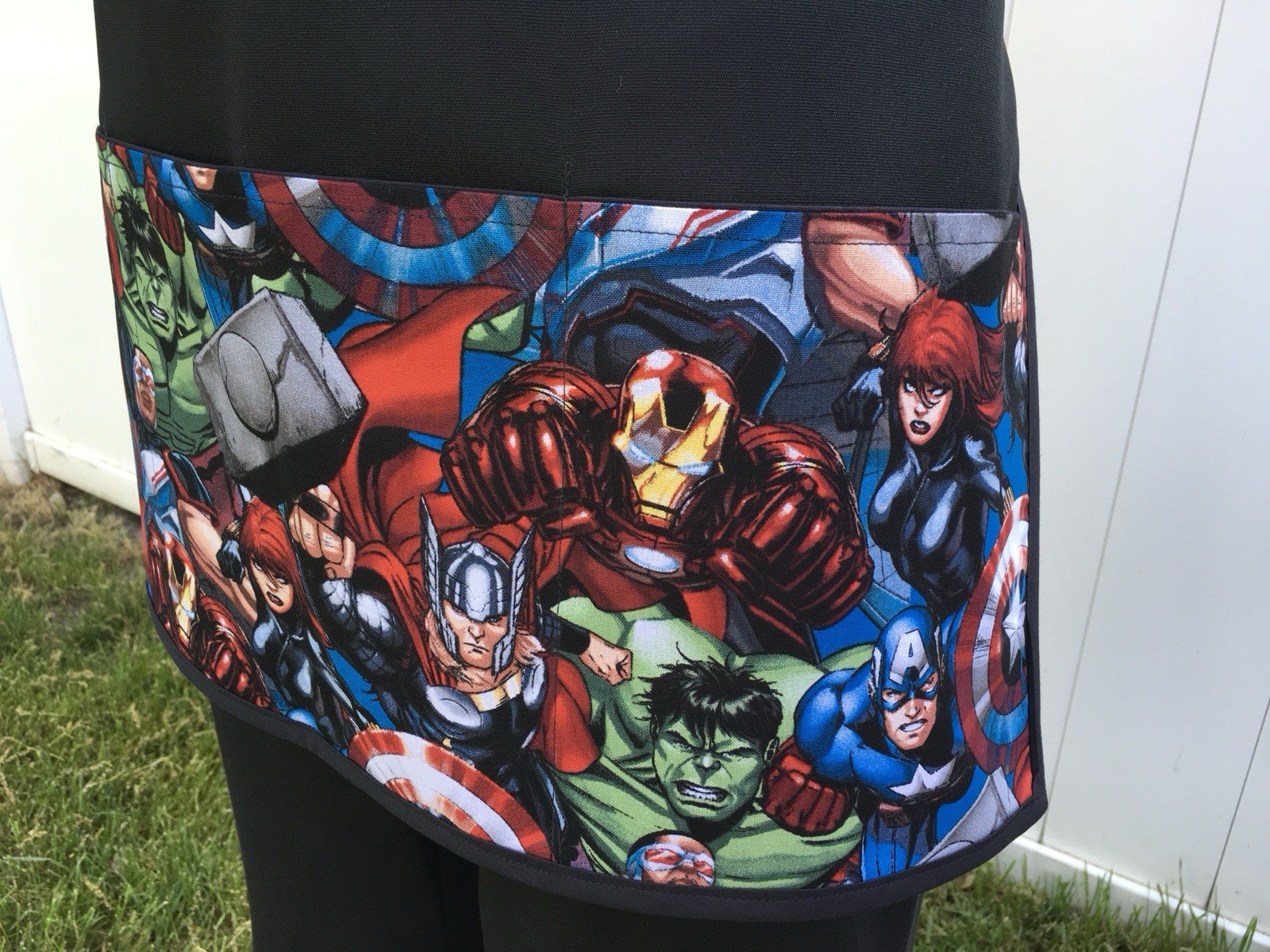 Black Waitress Apron Marvel,Super Heroes 3 Pockets Server Restaurant avengers