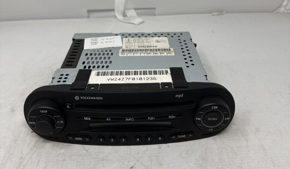 OEM VW VOLKSWAGEN AM FM CD RADIO 1C0035196BFX WITH FREE SHIPPING