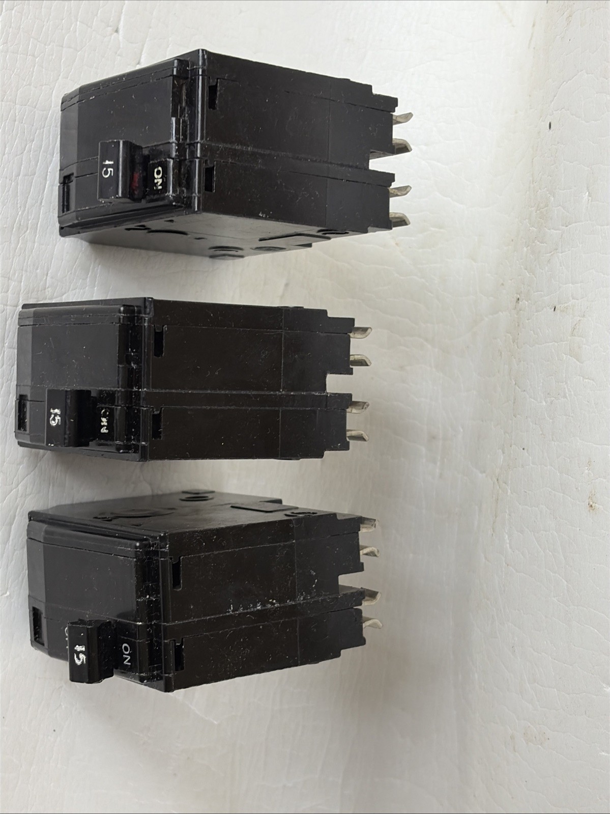 Square D QO215 15A Miniature Circuit Breaker 2-Pole QO 10kA BLACK Face 4 prongs