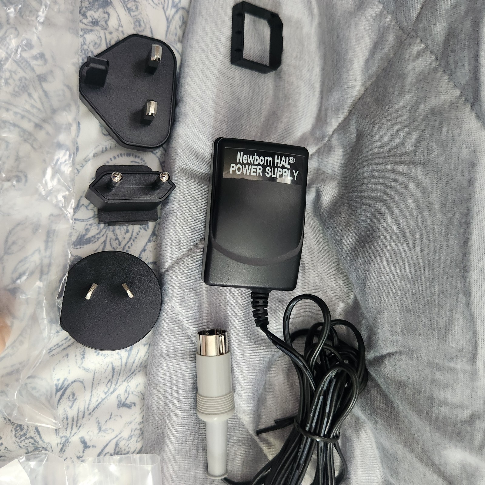 *Pre-owned *Gaumard Newborn HAL S3010 Tetherless Simulator Manikin and Case