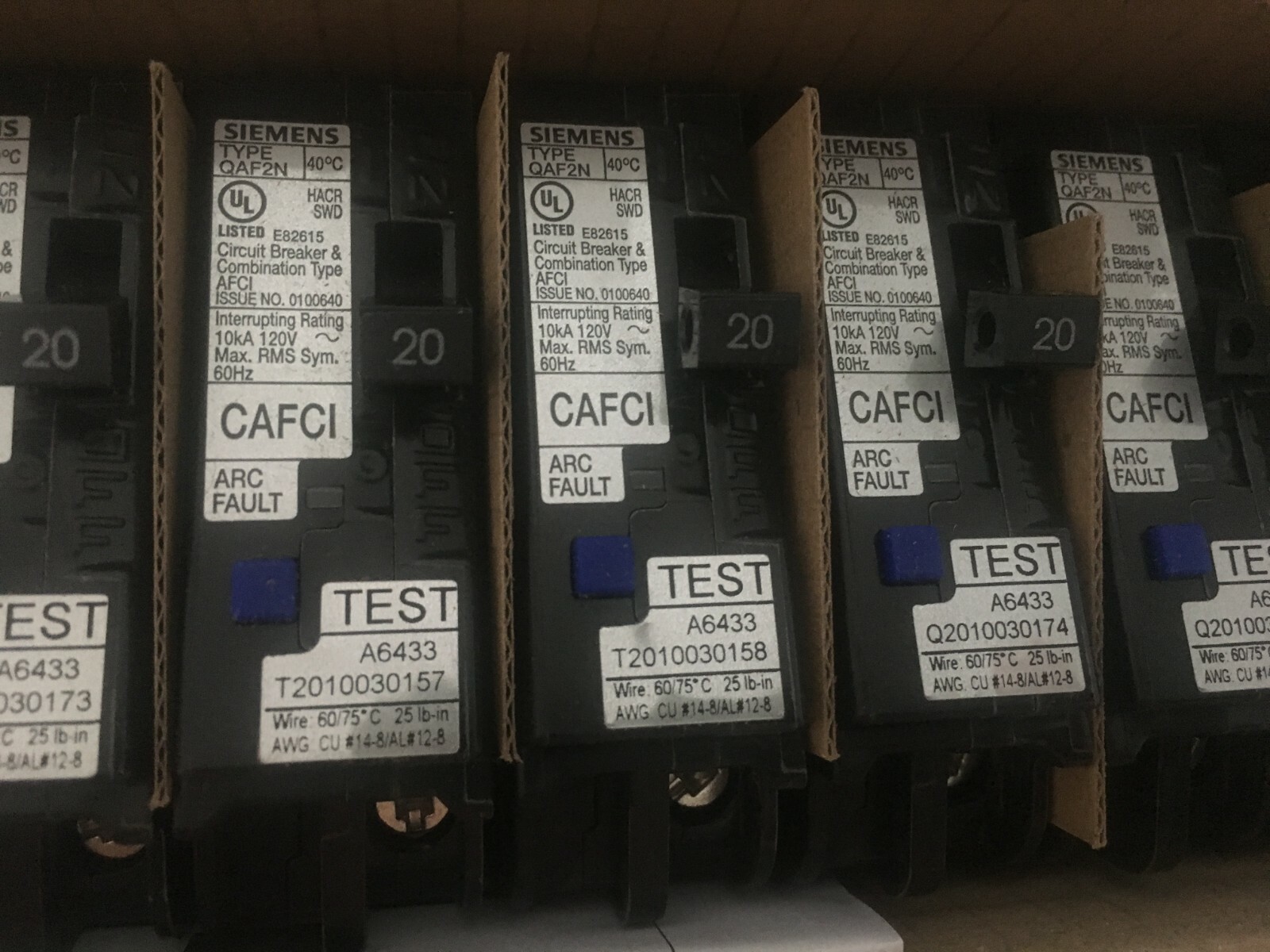 10 x SIEMENS QA120AFCN PLUG ON NEUTRAL 20A AFCI ARC FAULT BREAKERS NEW