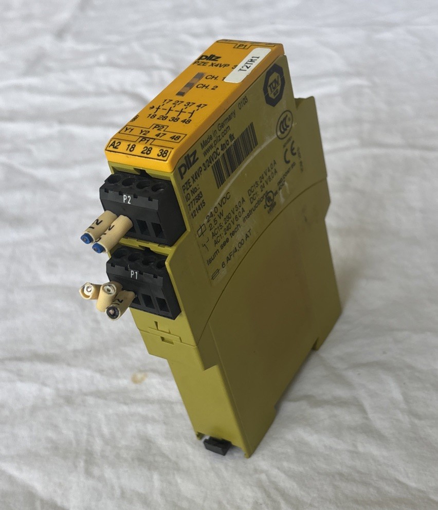 Pilz 777583 PZE X4VP 3/24VDC 4N/O FIX Safety Relay Contact Expansion Module