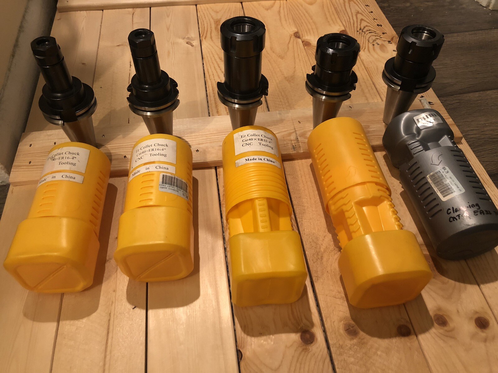Several Cat40 tool holders as described. NEW