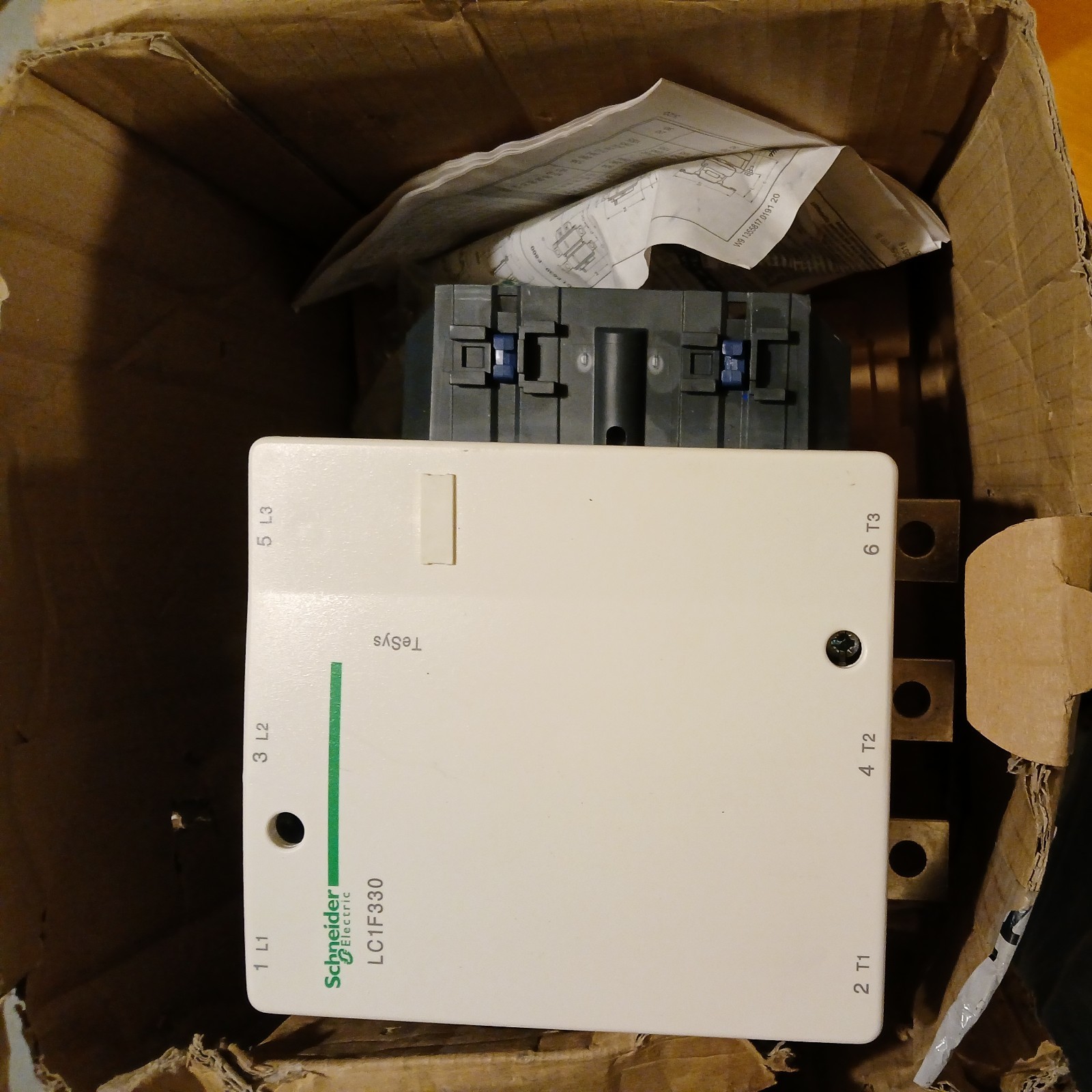 Schneider Electric LC1F330 Contactor rated 200HP @ 480VAC w/ 277VAC Coil – NEW
