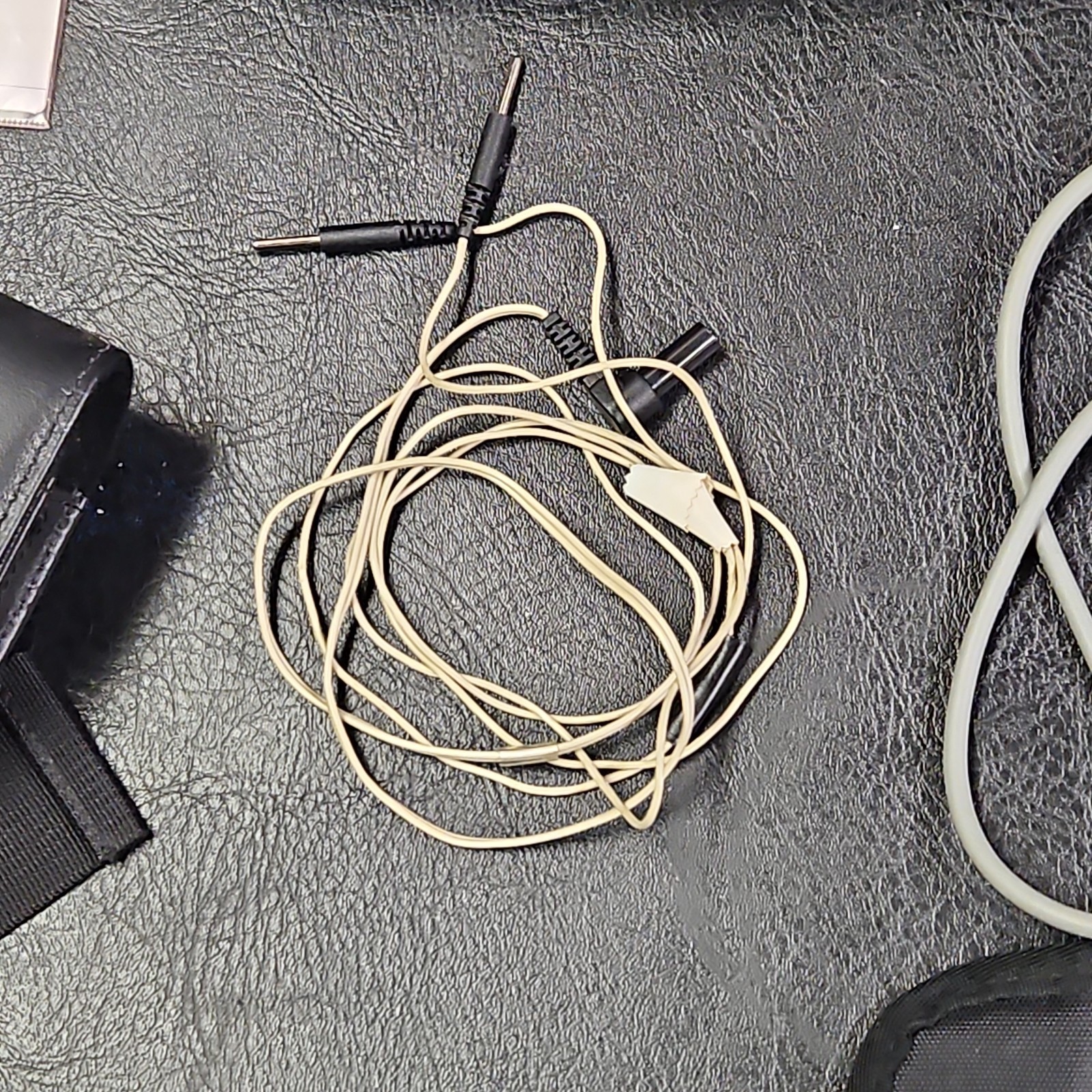 MEDTRONIC CONTROLLER 97745 and CHARGER MODEL 97745AC with CASE all instructions