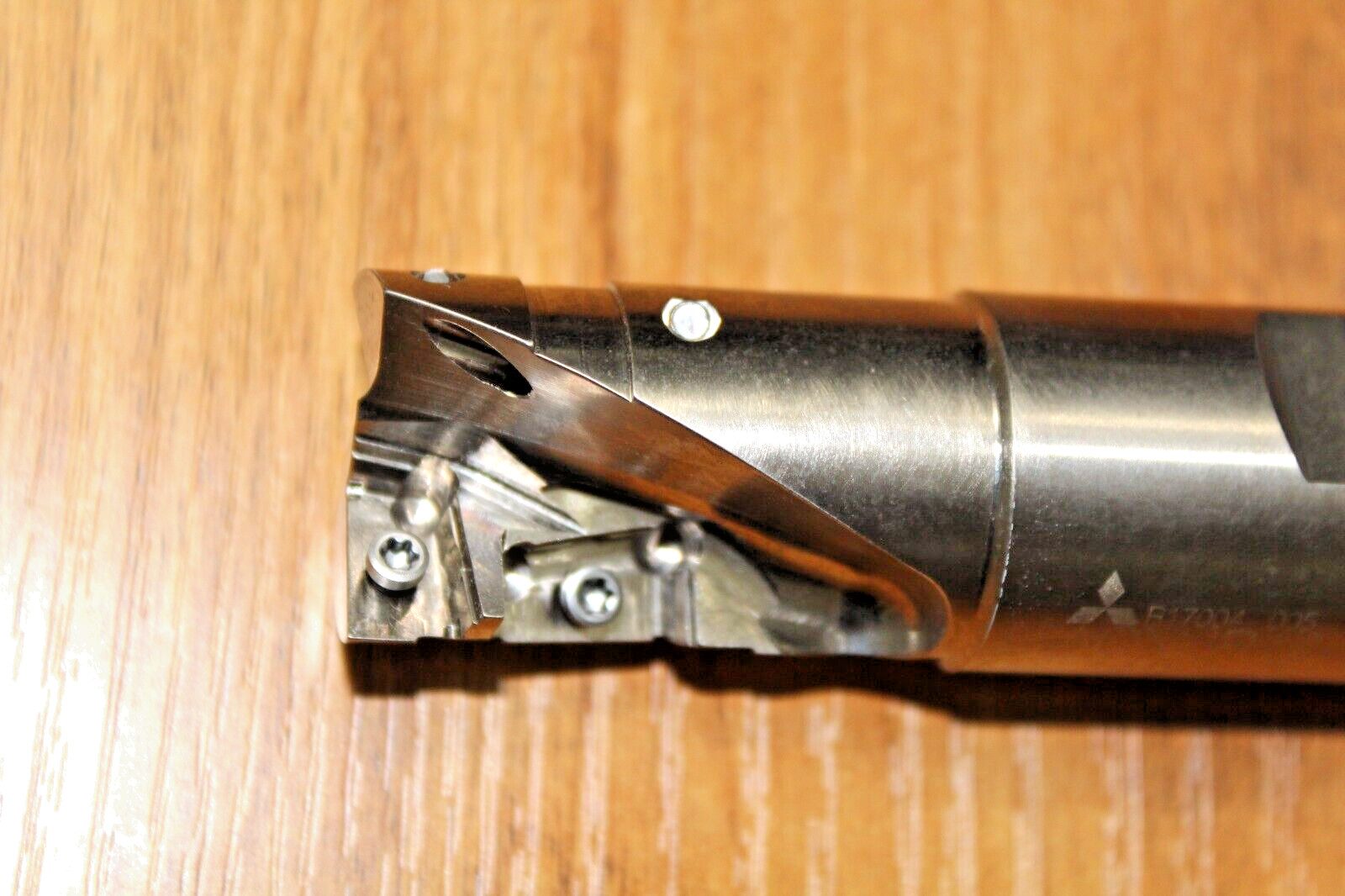 MITSUBISHI 1.00″ INDEXABLE END-MILL AQXUR164WA16S (4.875″ OAL)