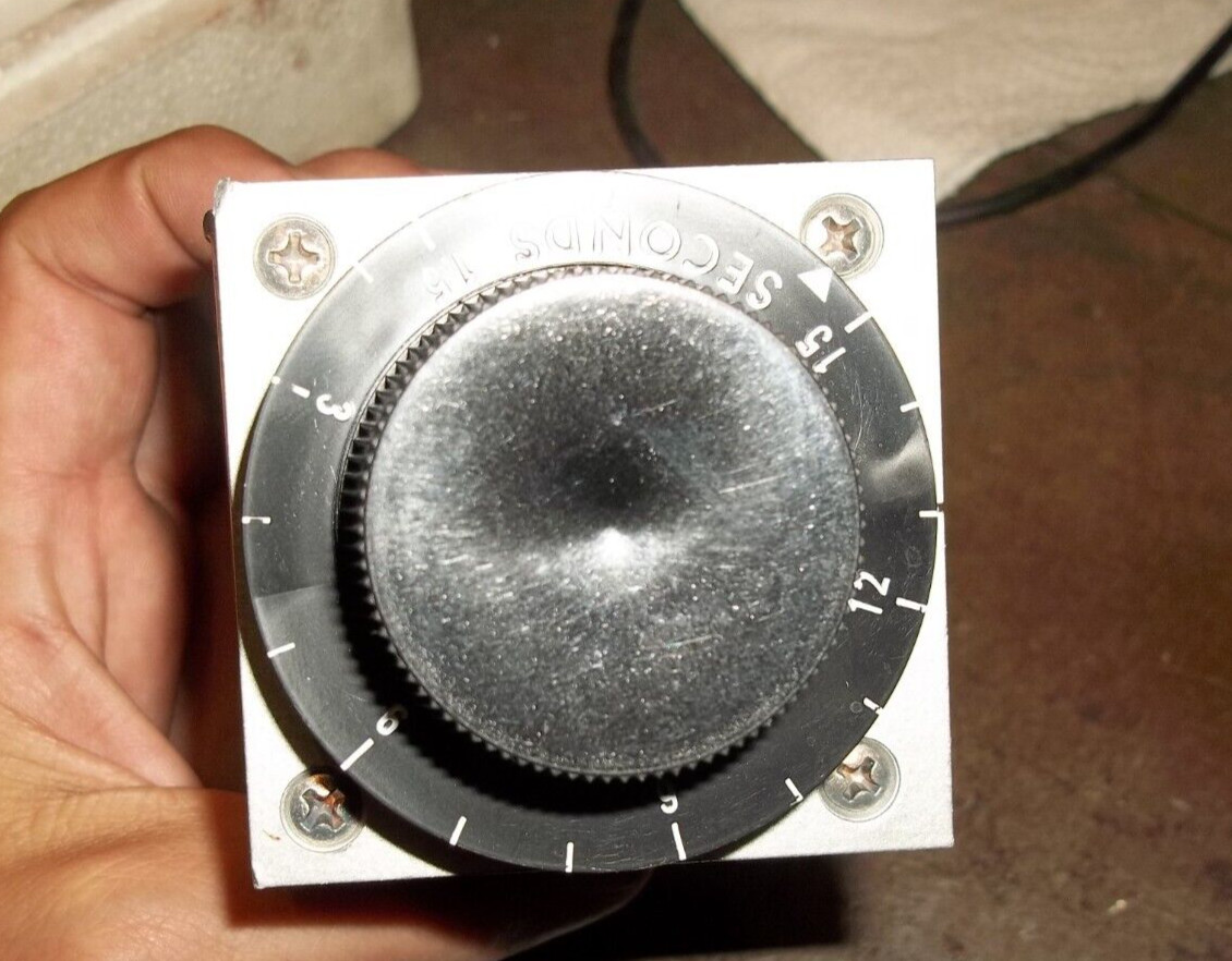 AGASTAT 7022PCM TIME DELAY RELAY 1.5-15 SECONDS 125 VDC (WW2)