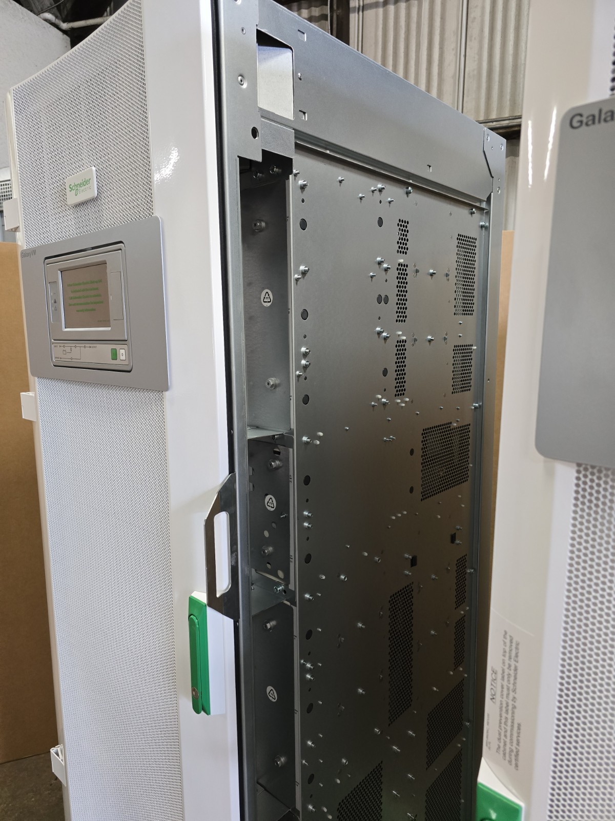 Galaxy VM 160 kVA 480 V Schneider Electric 160 KVA UPS
