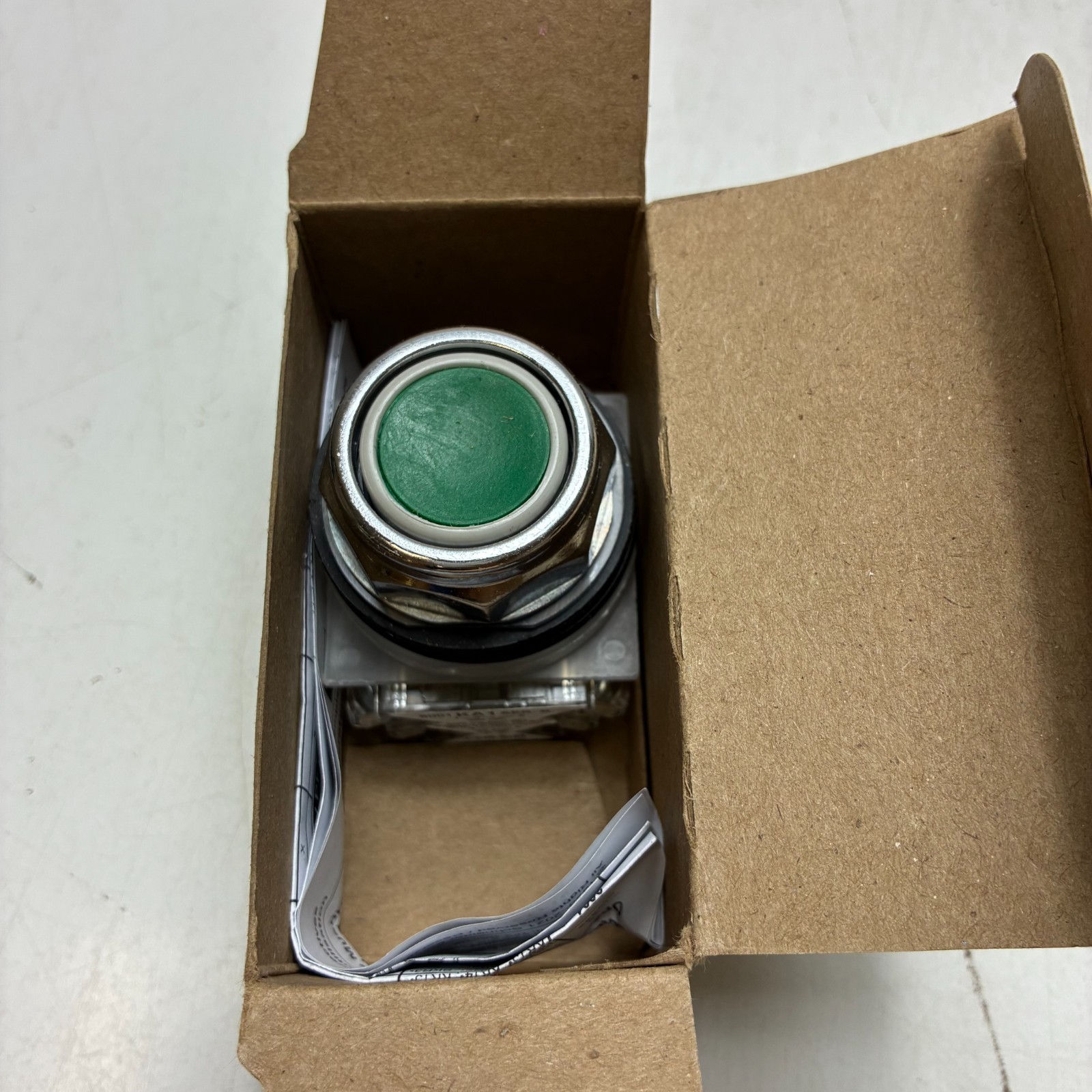 SQUARE D 9001KR1GH13 Non-Illuminated Push Button Green 30mm