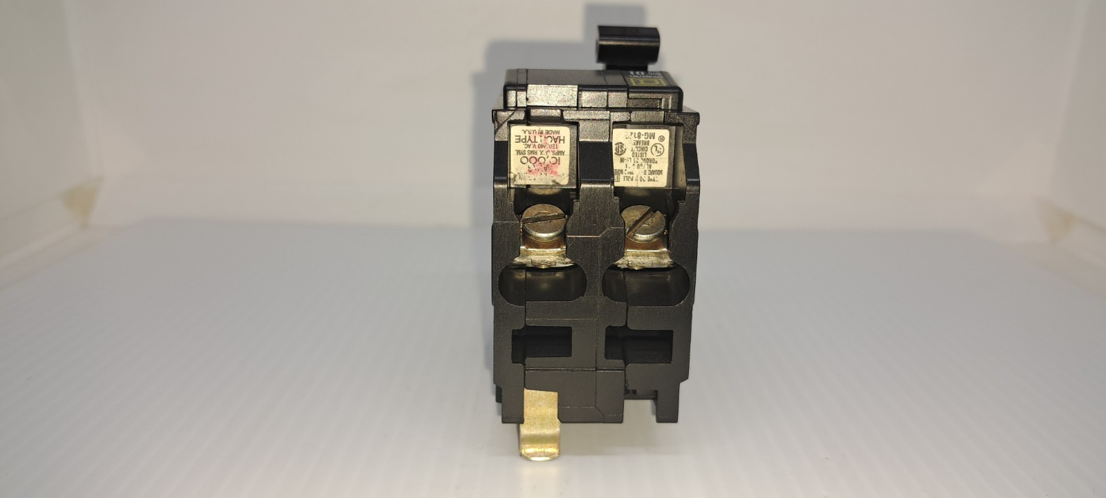 SQUARE D QO230 30 Amp 2 Pole 120/240V Type QO Circuit Breaker Yellow Face