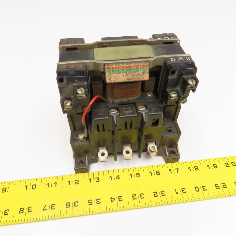 Klockner Moeller DIL 3-22 600V 75Hp MAX Contactor 110V 60Hz Coil