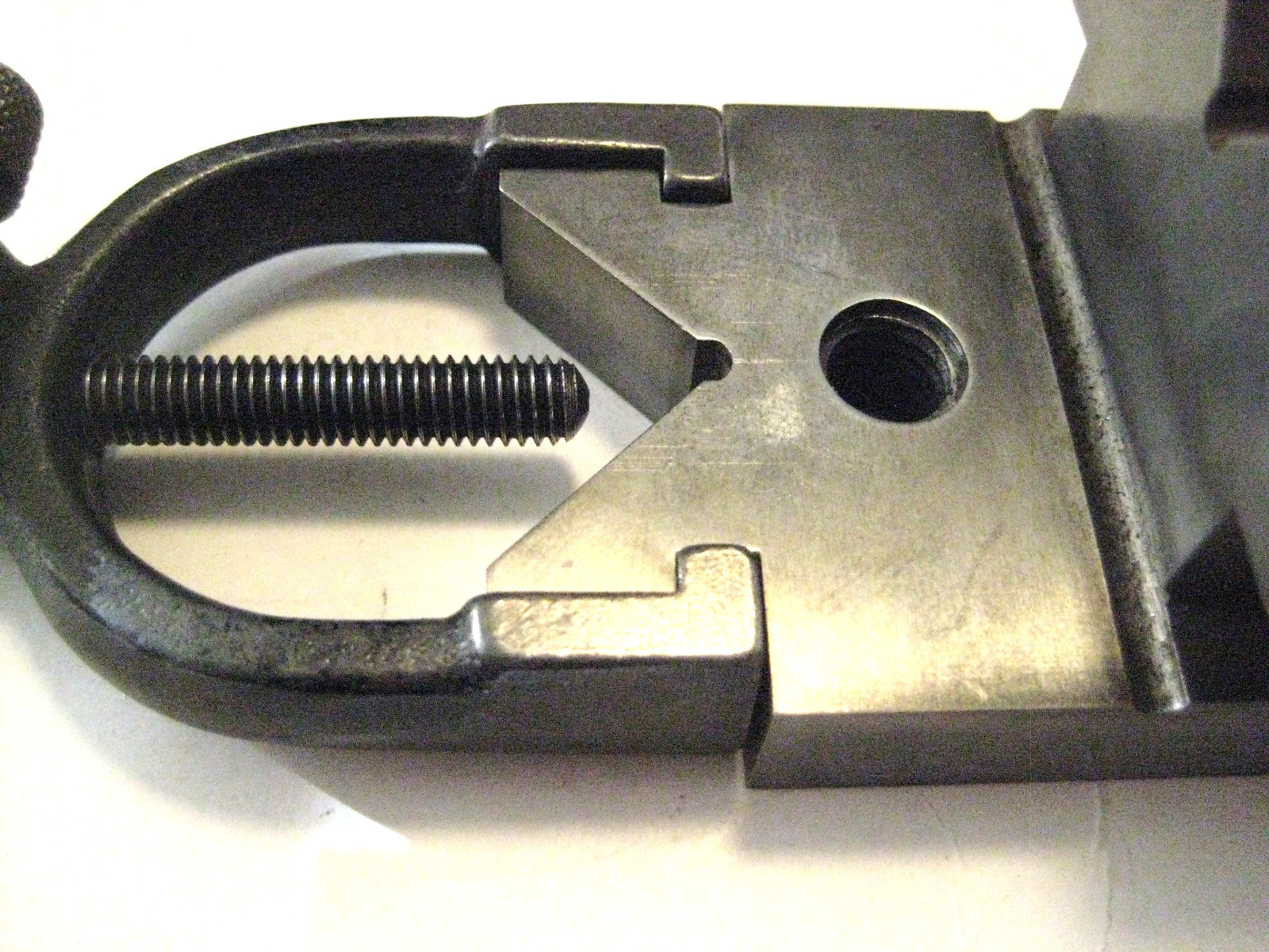 VINTAGE L.S. STARRETT CO. NO. 567 V-BLOCK & CLAMP #52588 GOOD USED CONDITION