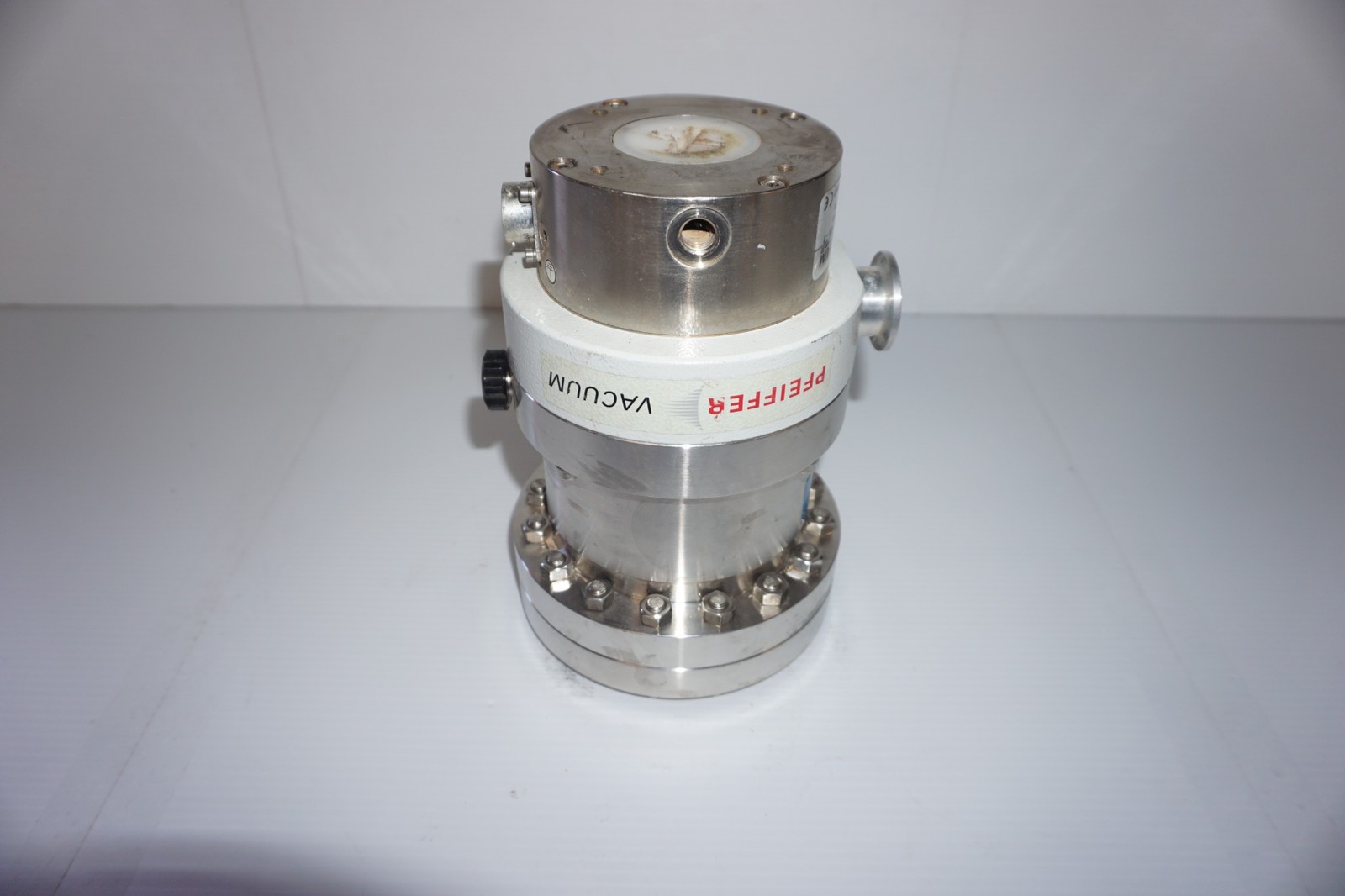 PFEIFFER VACUUM TMU260 DN 100 CF-F 2P MOD PM P02 135 TURBO PUMP (HLP64)
