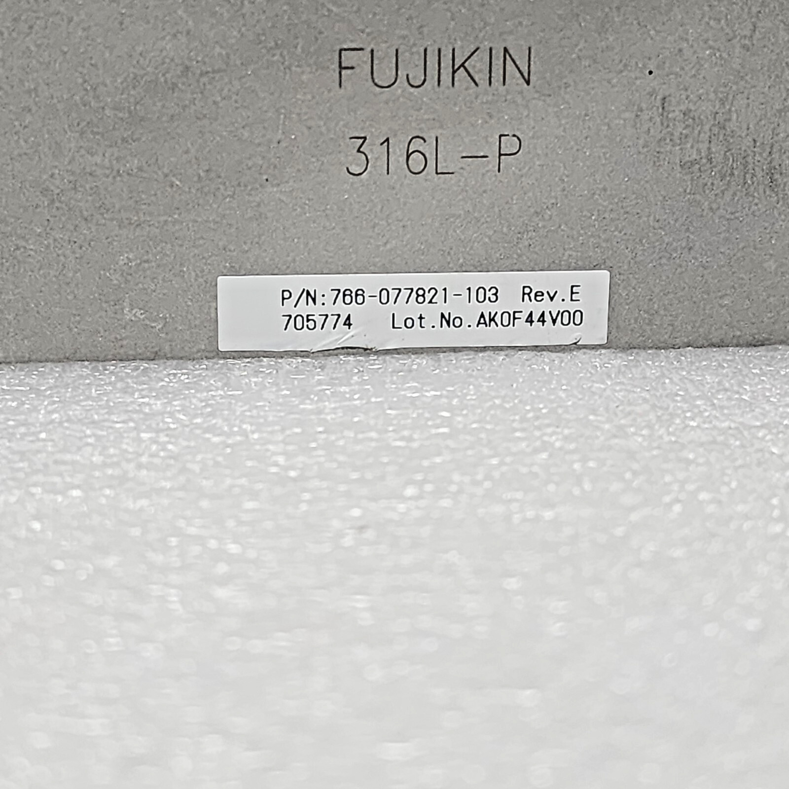 Lam 766-077821-103 Rev E, Fujikin 2×0.5~0.6 MPa Valve Assy,Used,Jp+97211